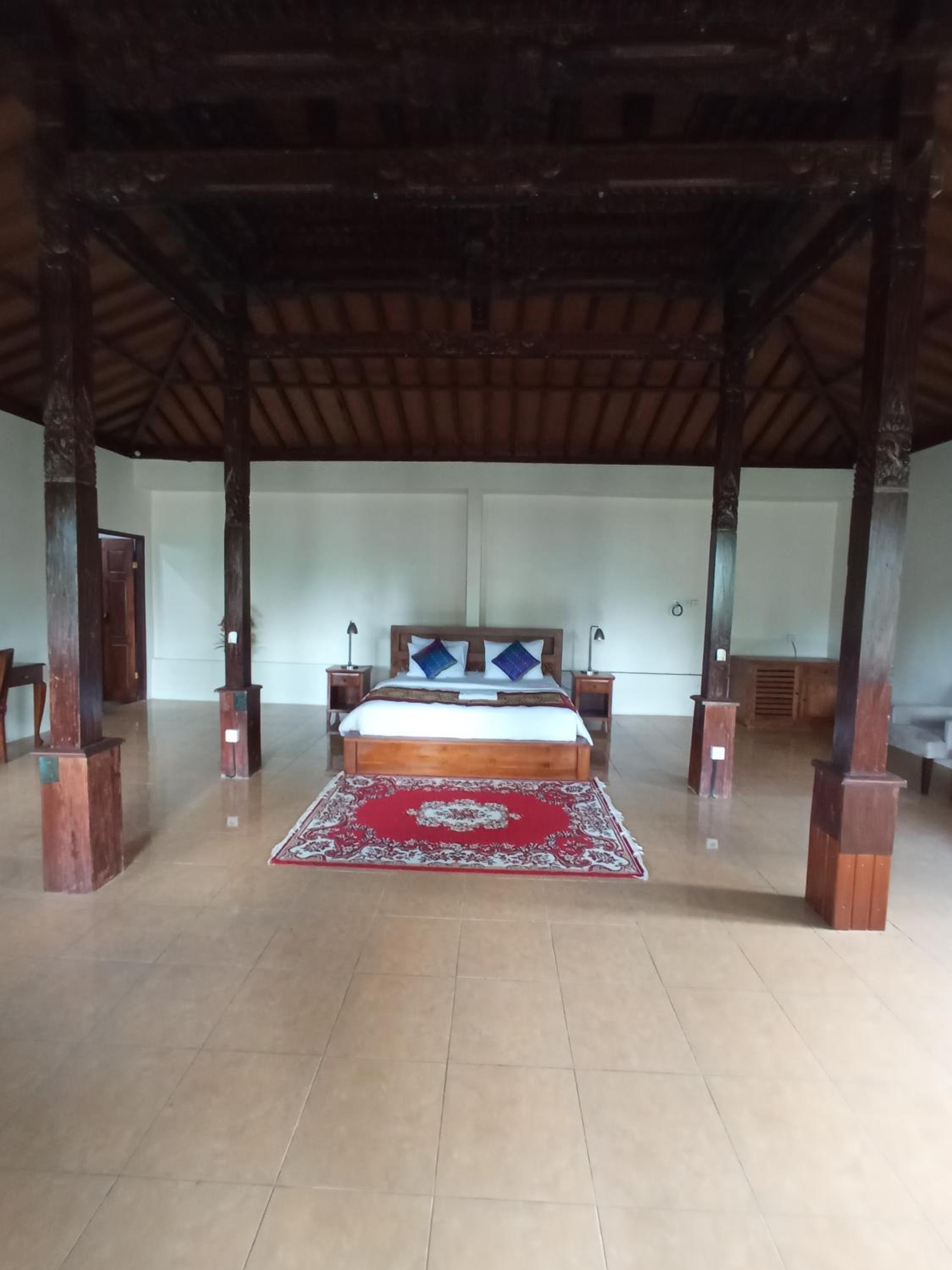 Double Room with Pool View - Photo 10