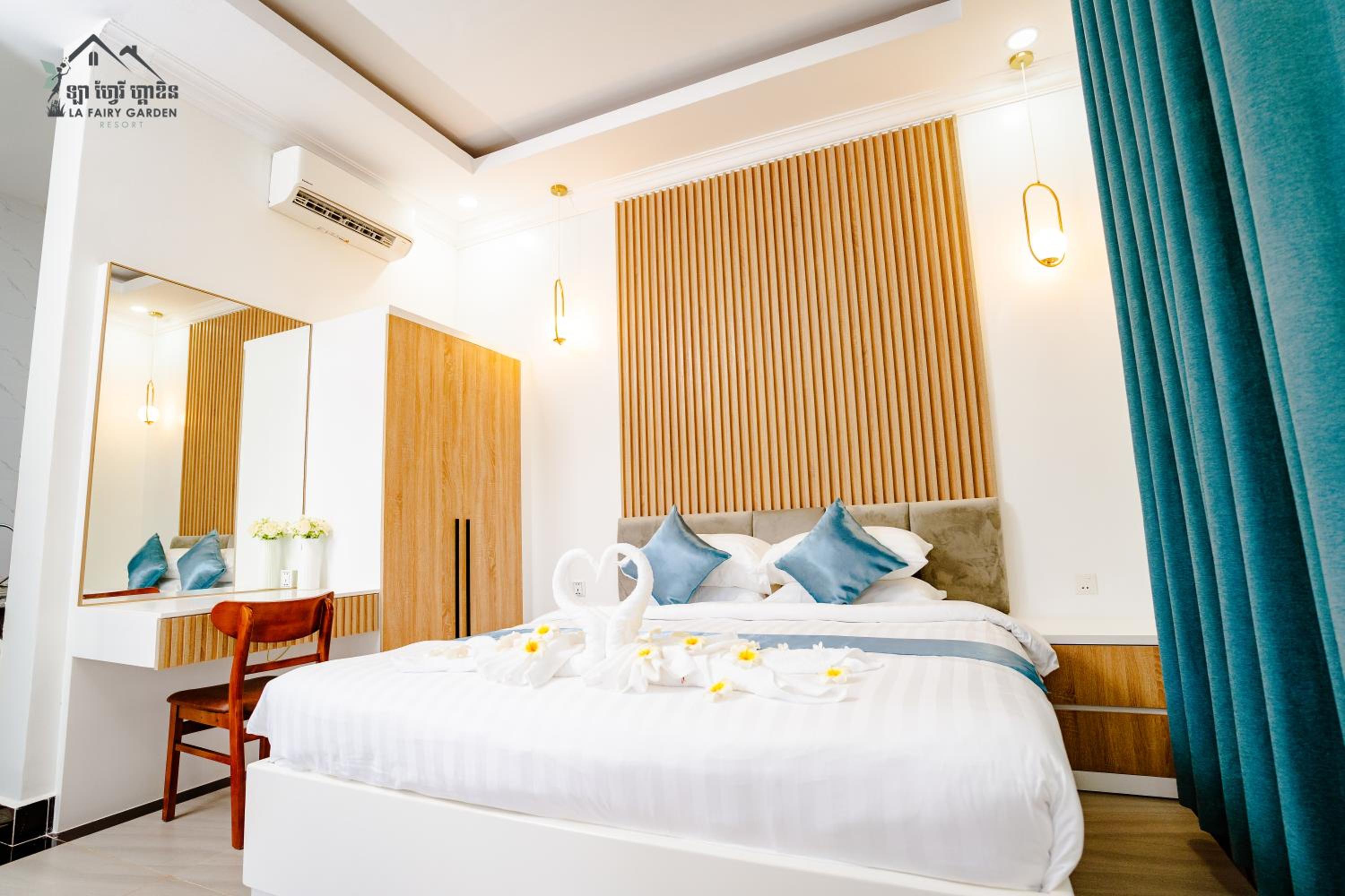 Suite With Pool View photo 1