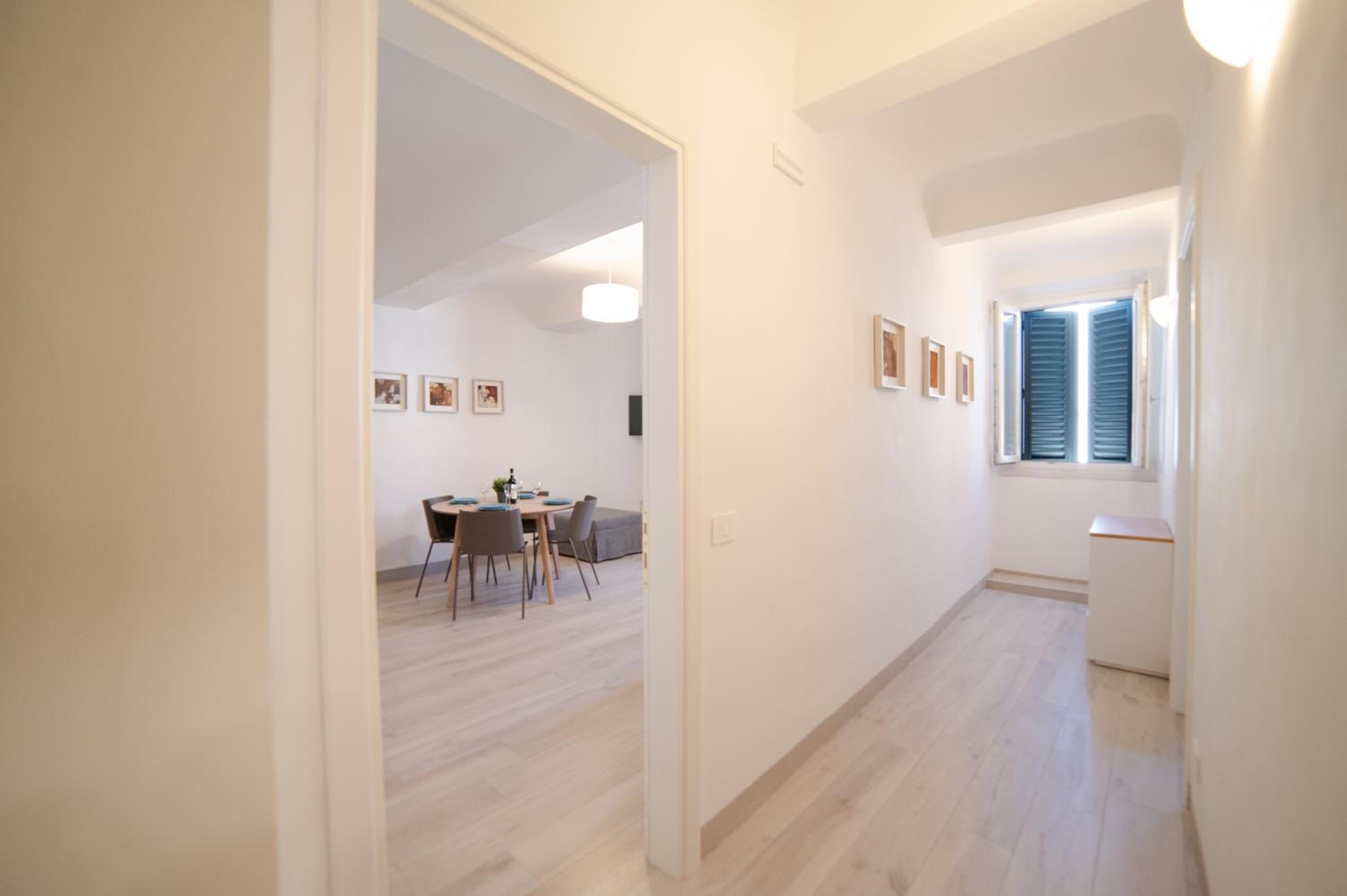 One-Bedroom Superior Apartment photo 2