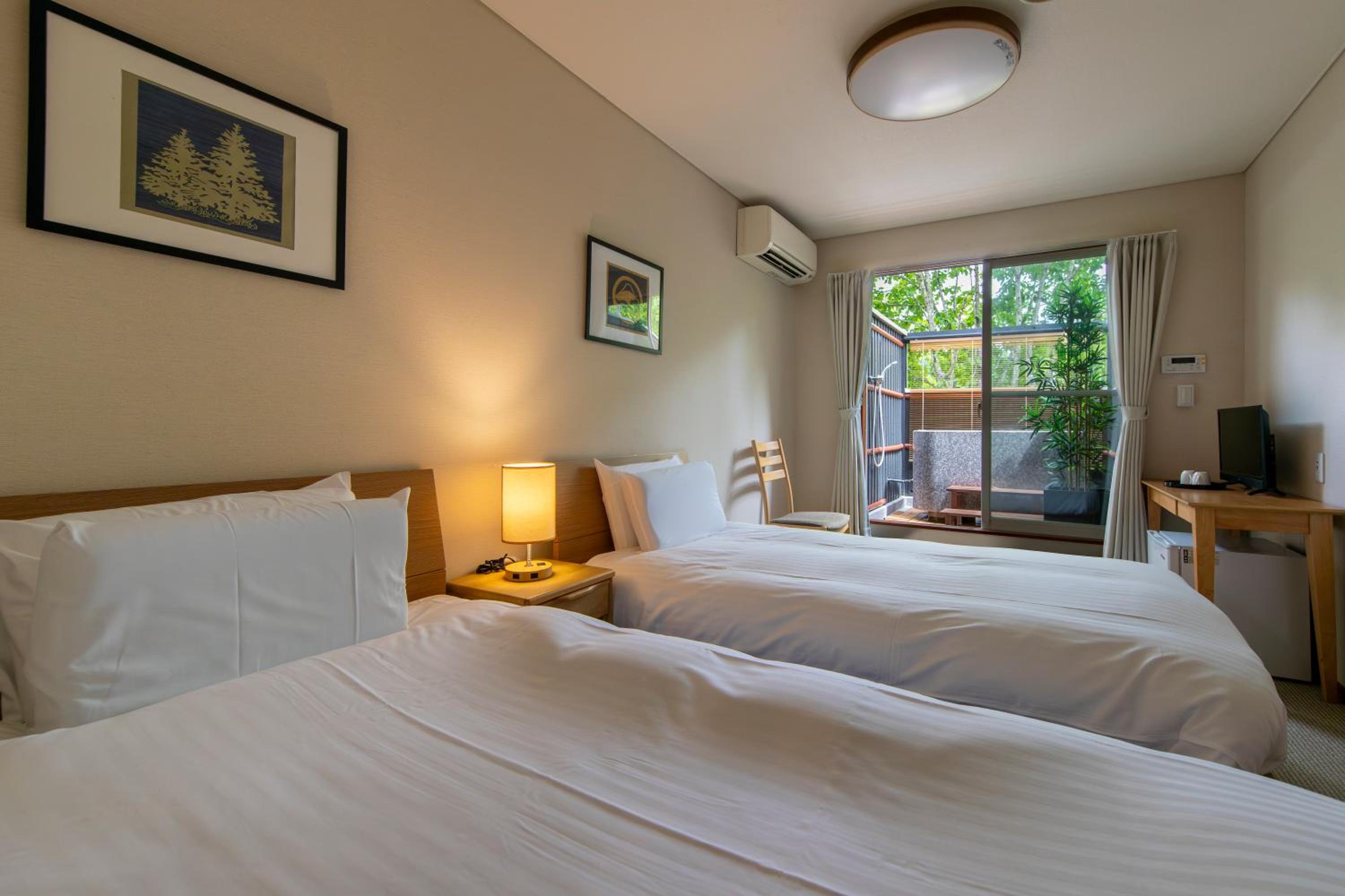 Twin Room With Open Air Bath - Main Building - Photo 1