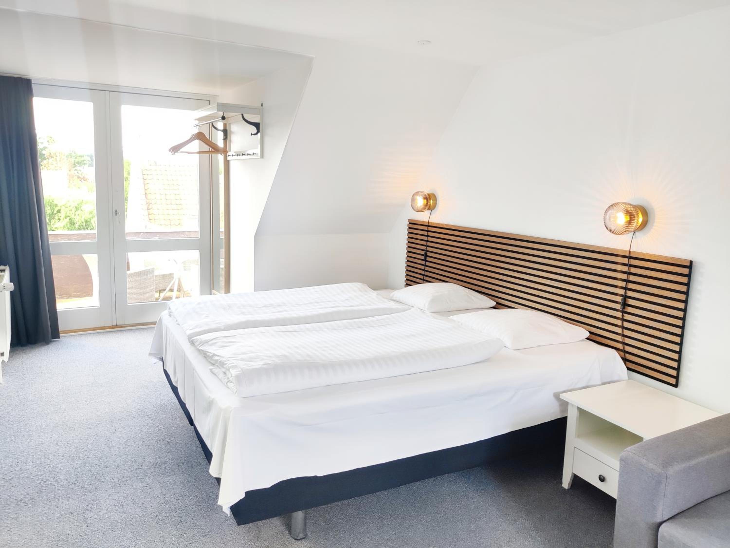 Double Room with Shared Bathroom photo 3