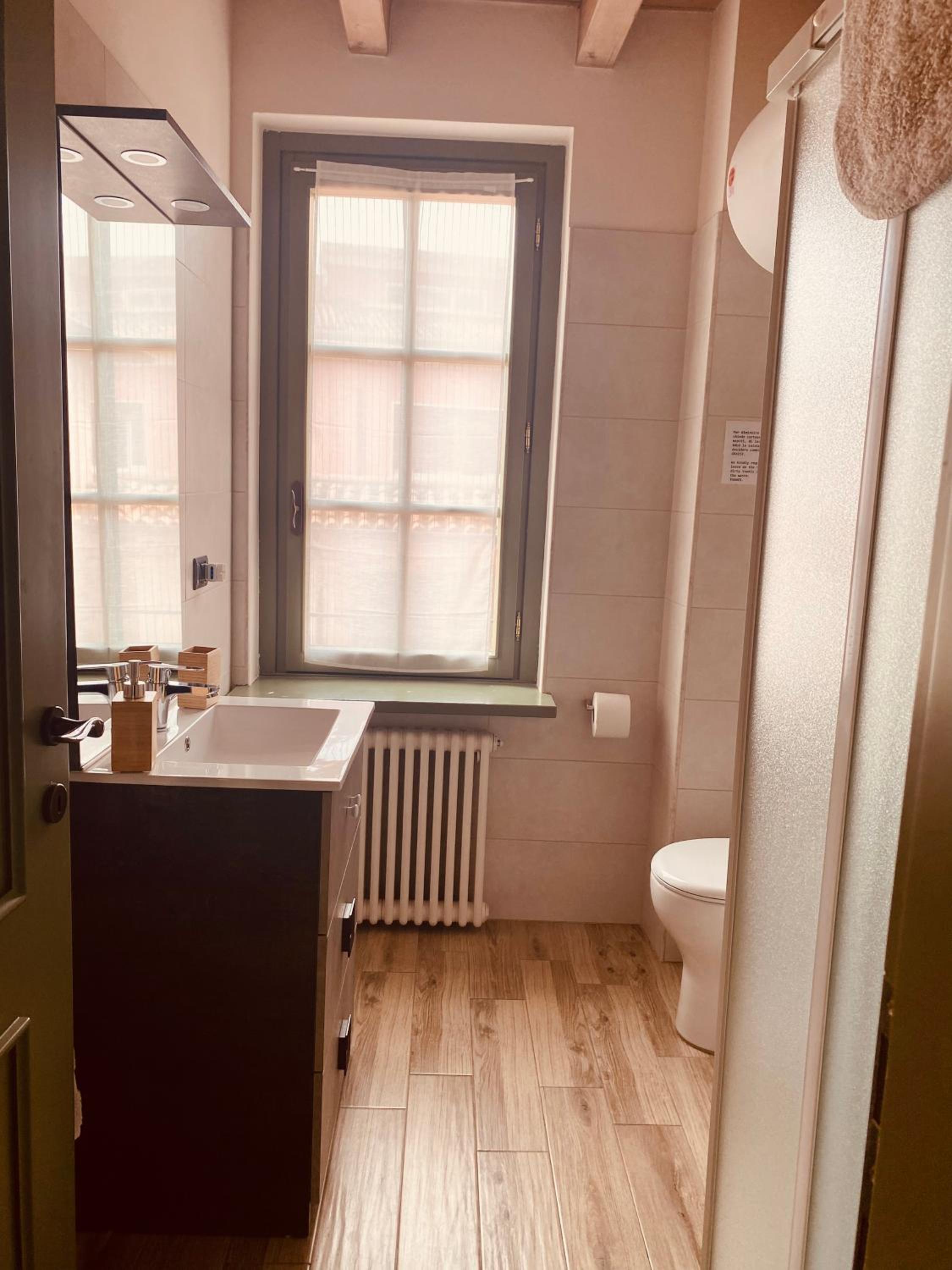 Double Room with Private Bathroom photo 2