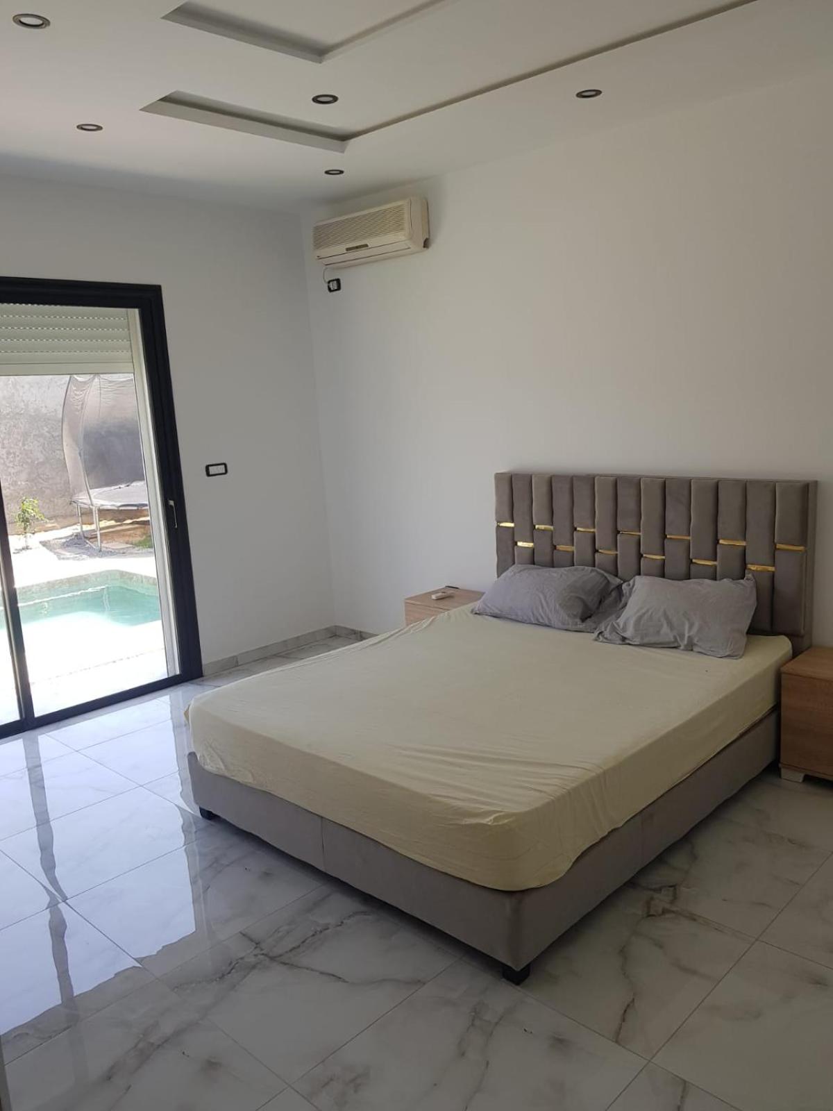 Three-Bedroom Villa photo 2