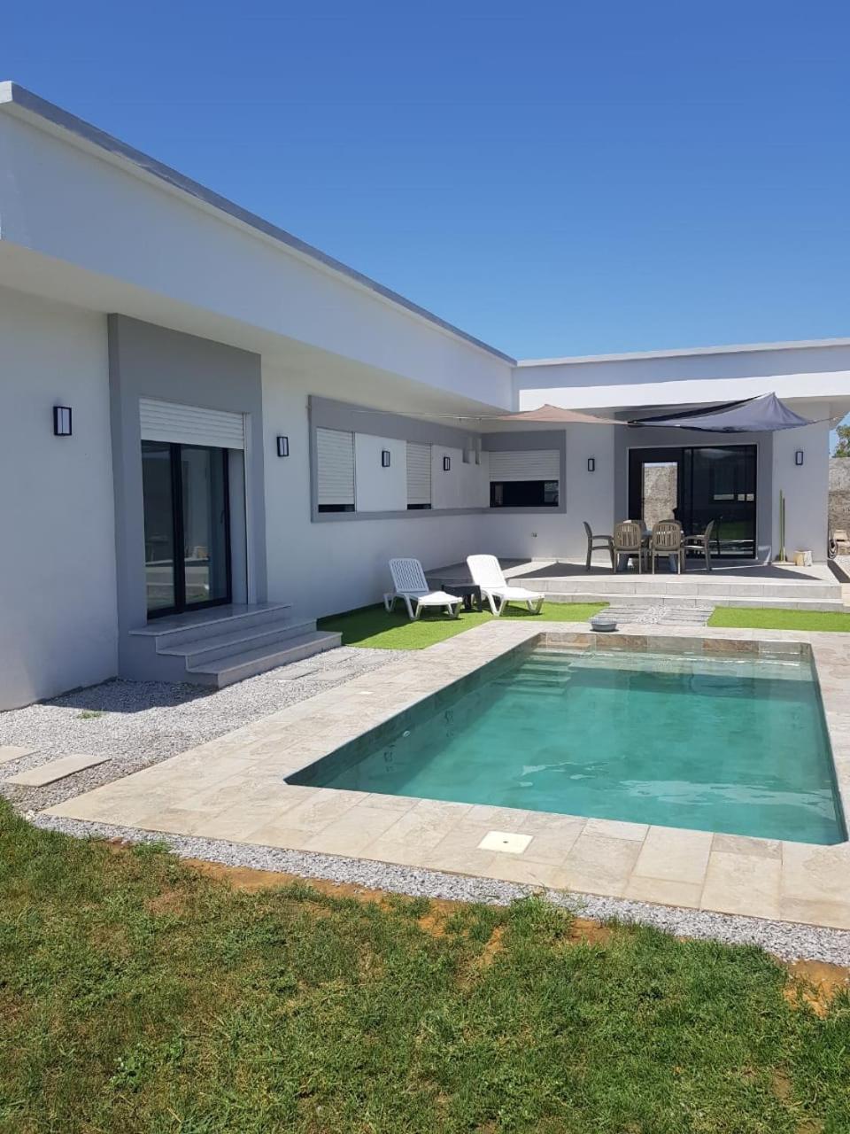 Three-Bedroom Villa photo 3