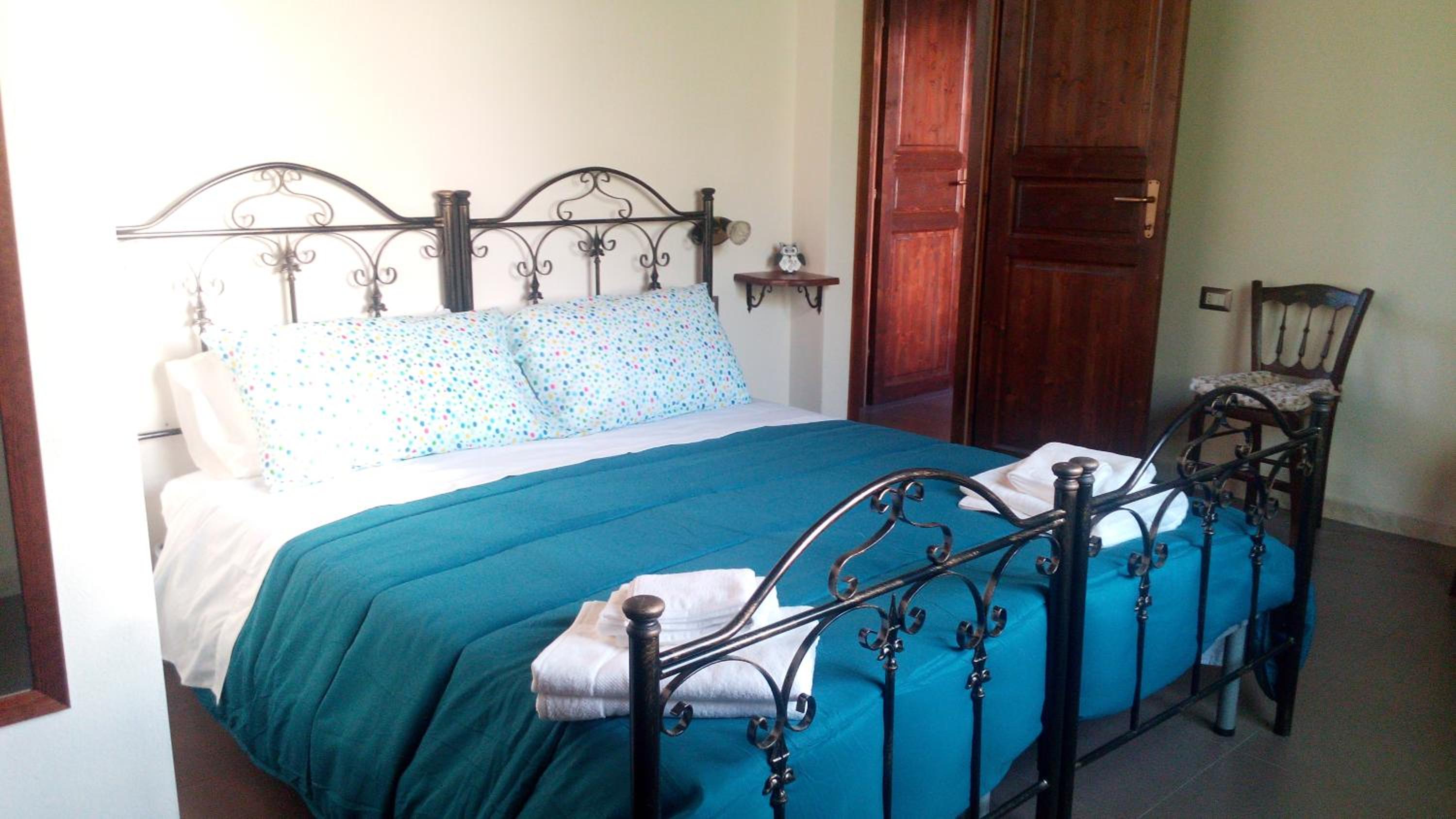 Double or Twin Room with Bathroom - Photo 1