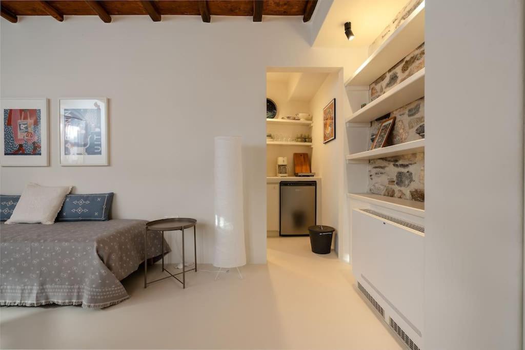 One-Bedroom House photo 2