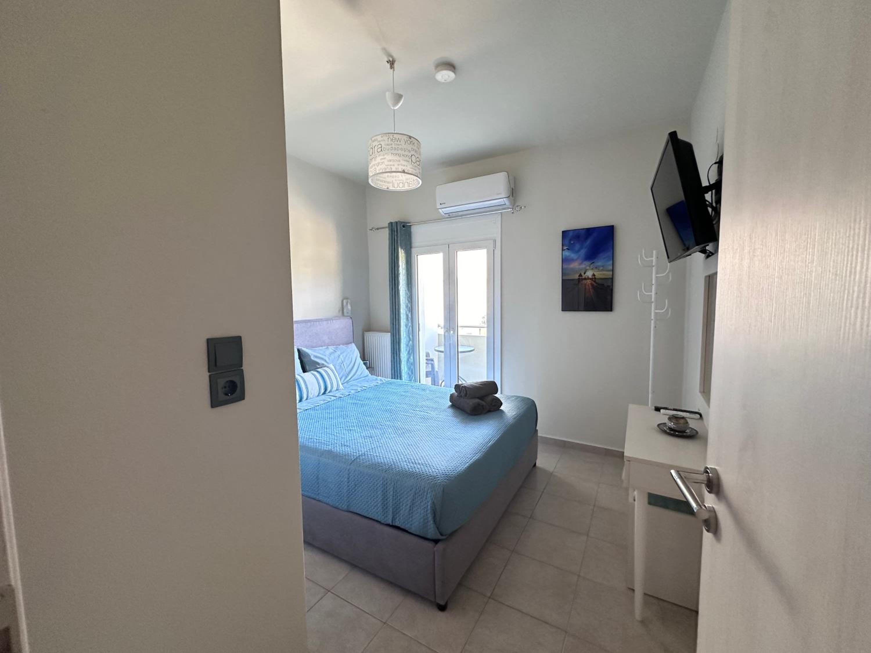 Apartment with Balcony photo 3