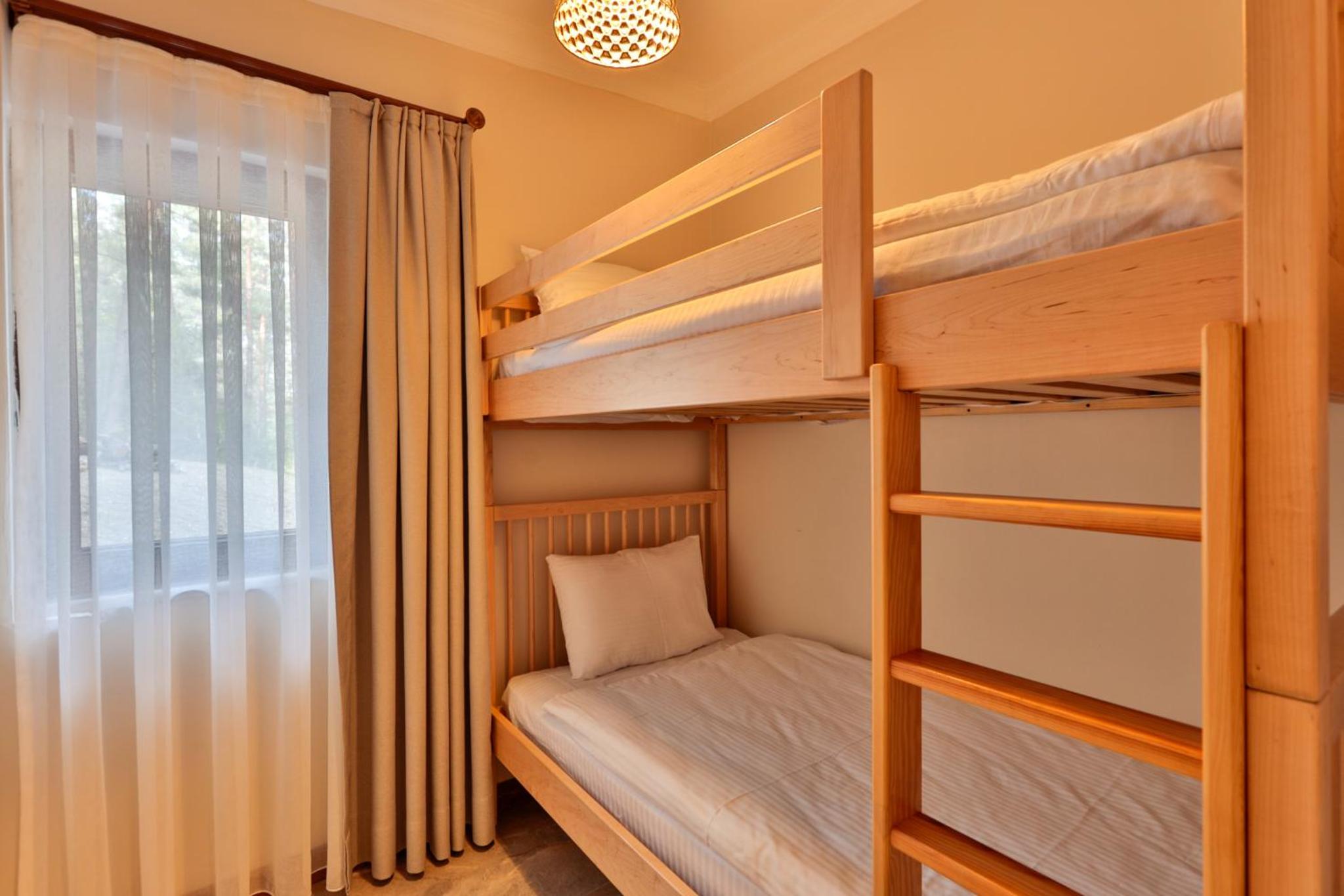 Quadruple Room with Lake View photo 2