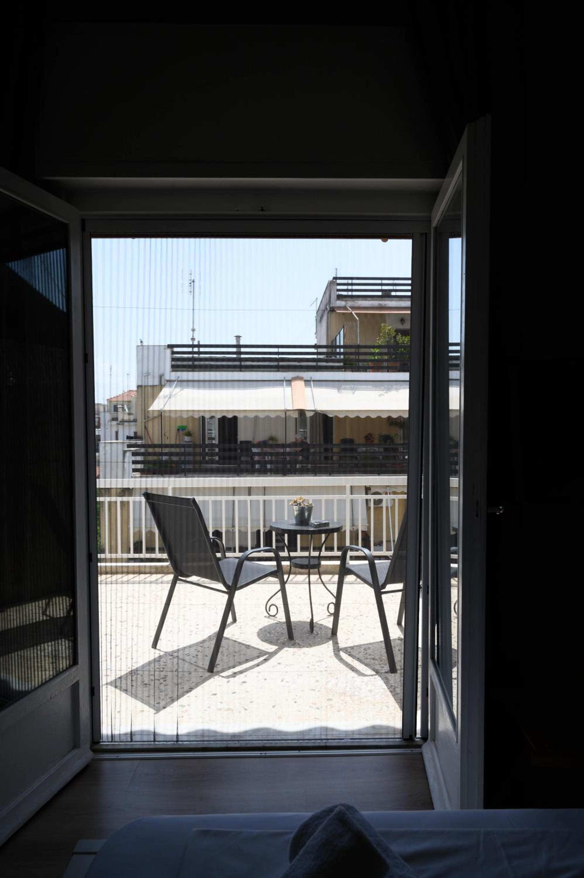 Apartment with Terrace - Photo 25
