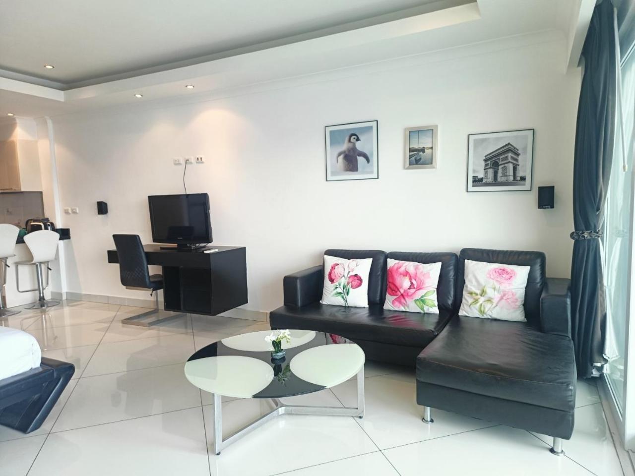King Room with Sea View - Photo 17