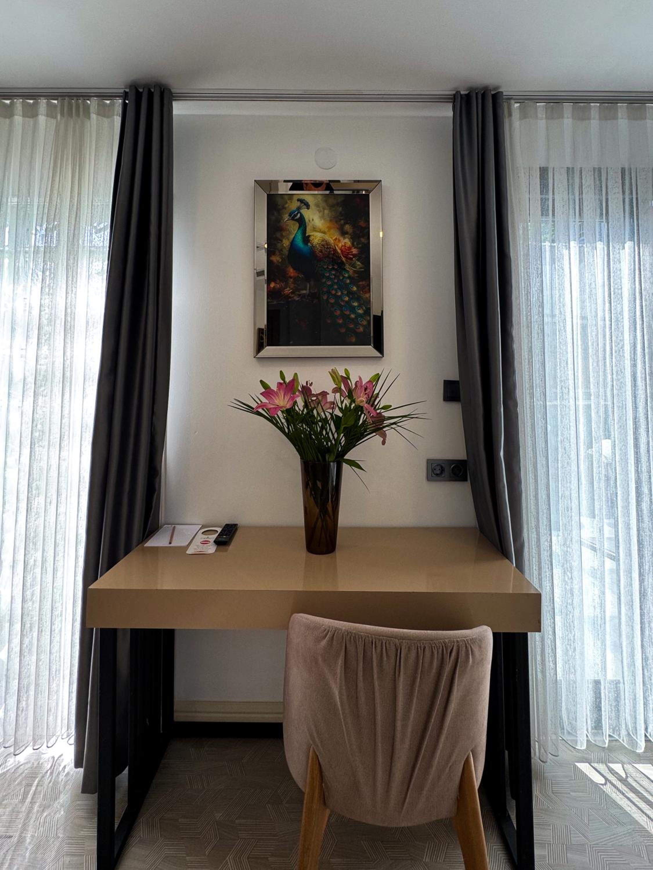 Honeymoon Suite with Turkish Hammam, Bathtub and Balcony photo 2