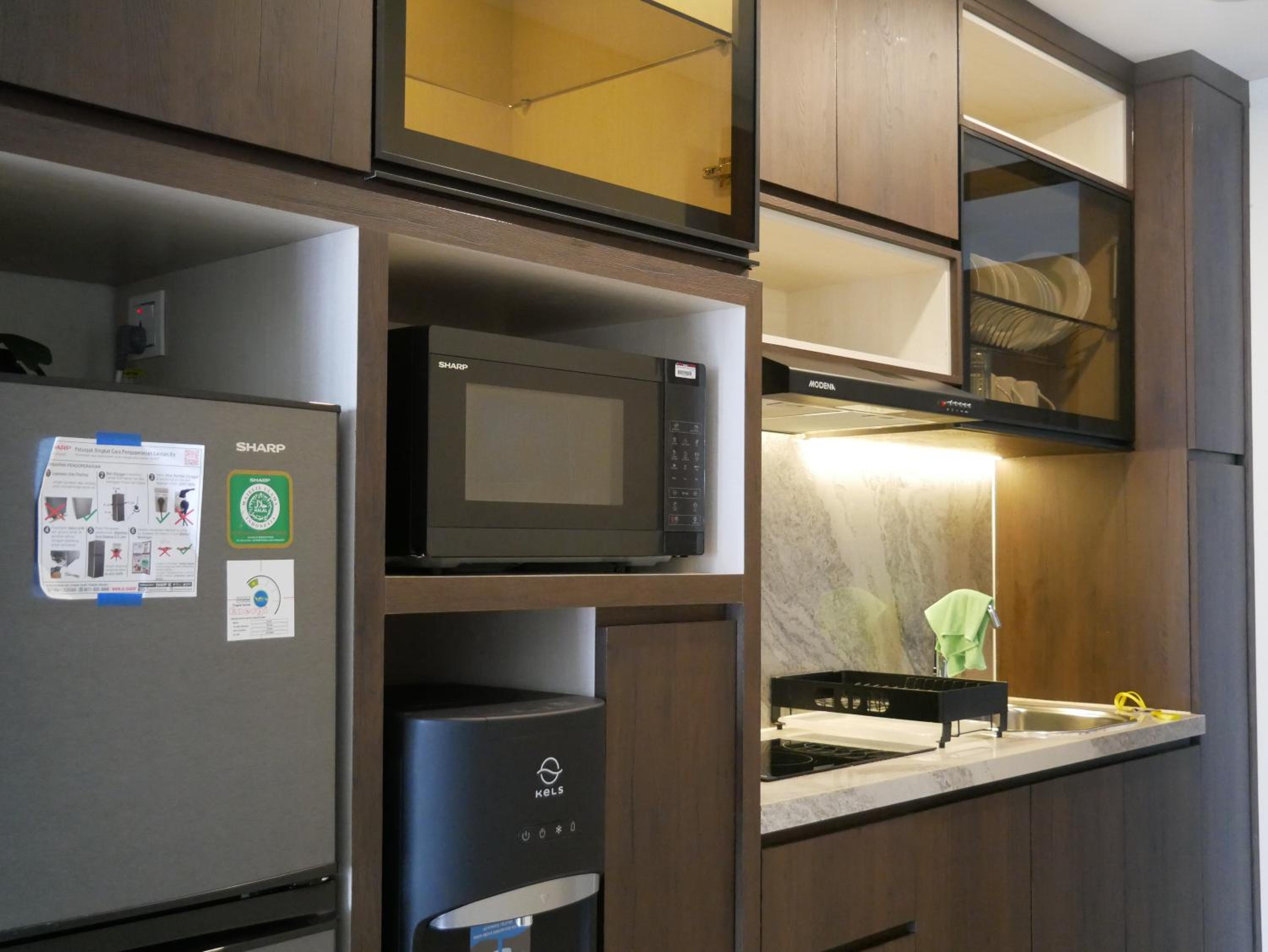 Two-Bedroom Apartment with City View - Photo 3