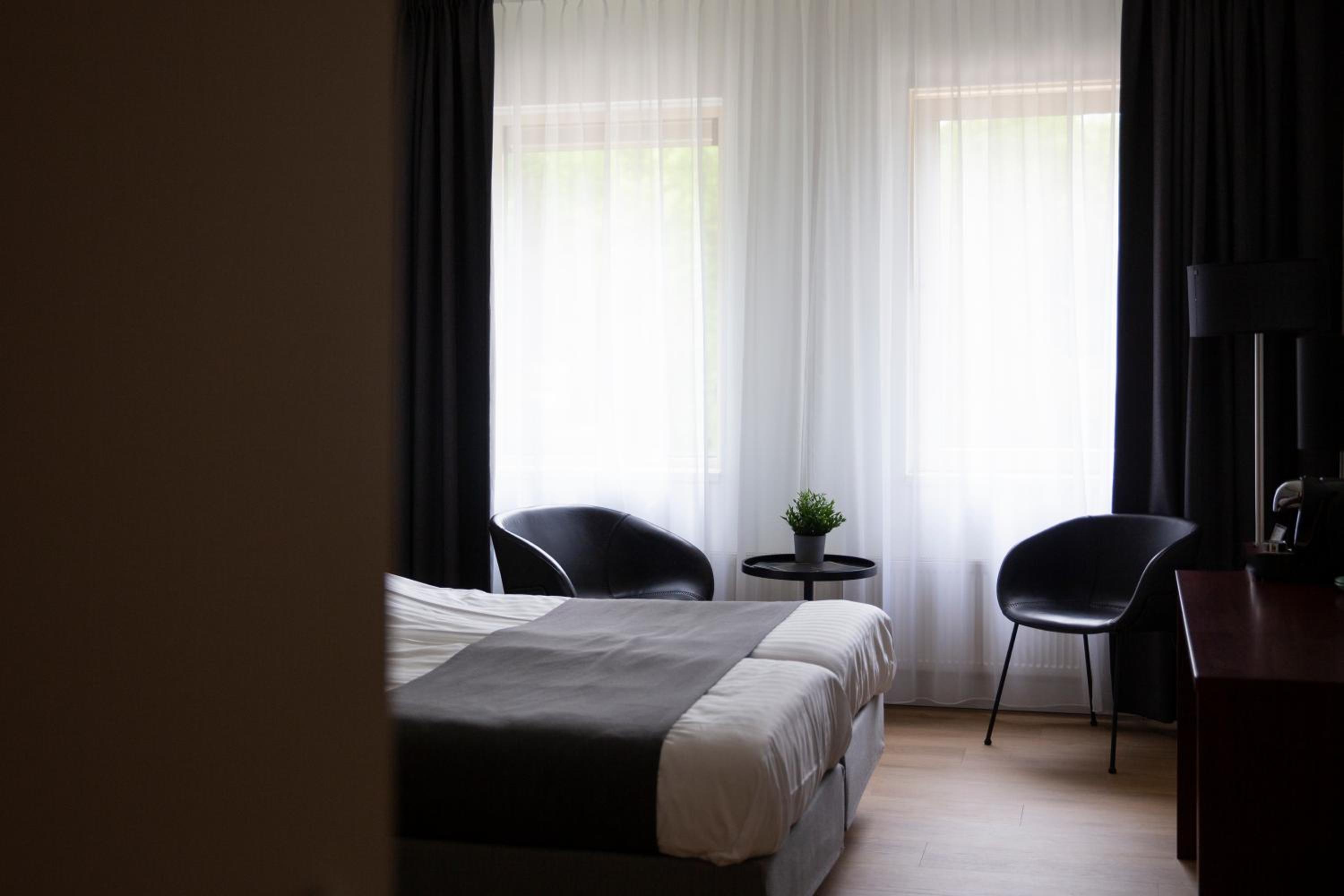 Deluxe Twin Room - Photo 3