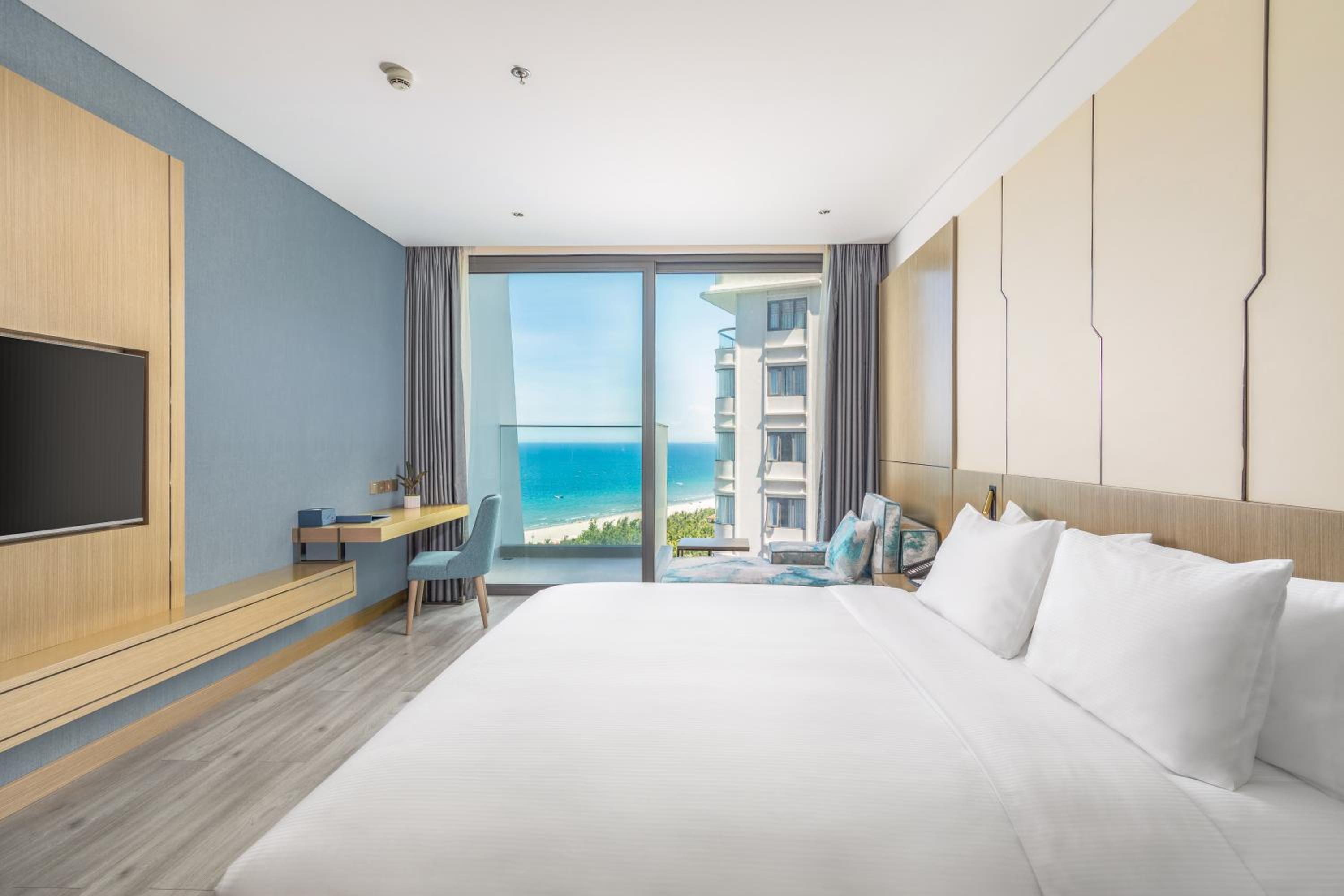 Premier Double Room Partial Sea View with Balcony - Photo 1