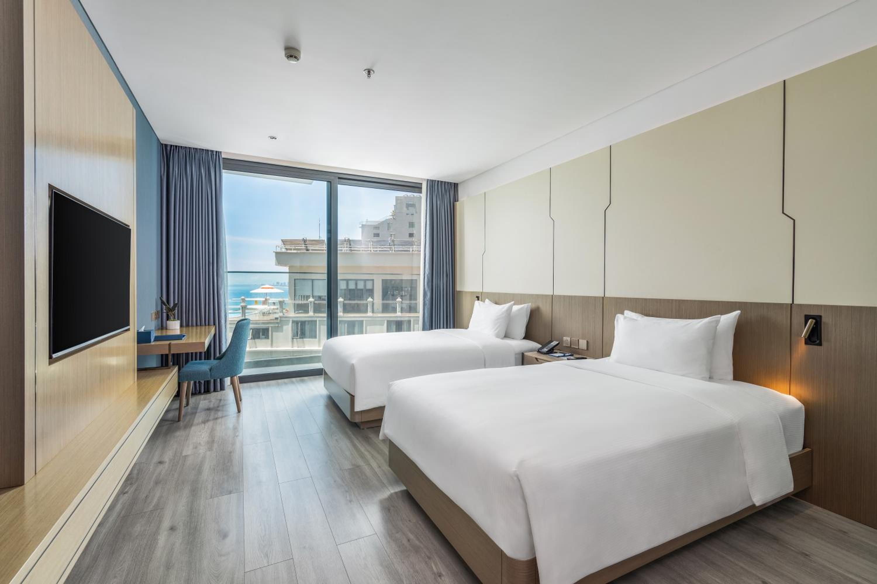Premier Twin Room Partial Sea View with Balcony - Photo 1