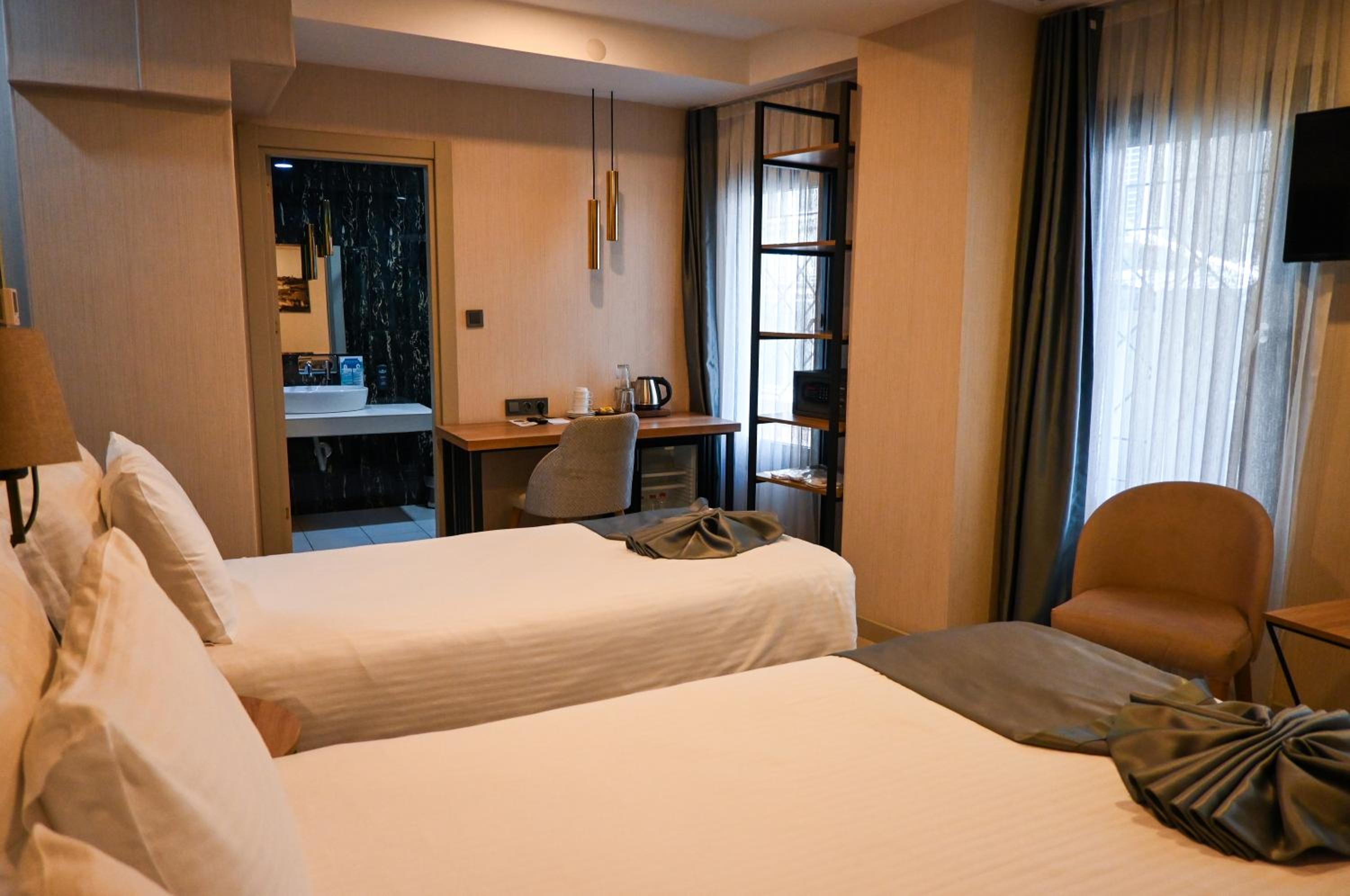 Standard Triple Room- Ground Floor photo 3