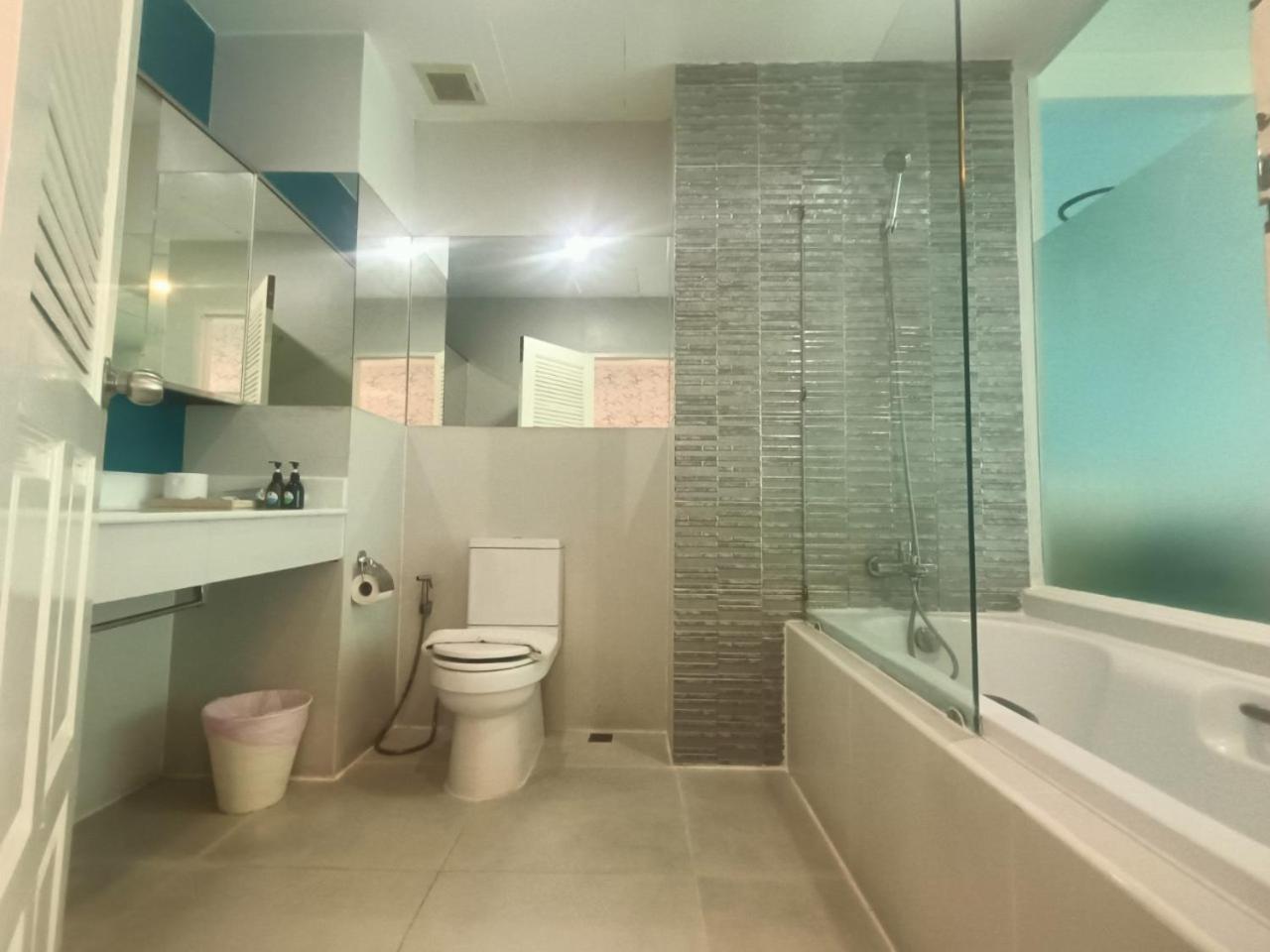 King Room with Sea View - Photo 41