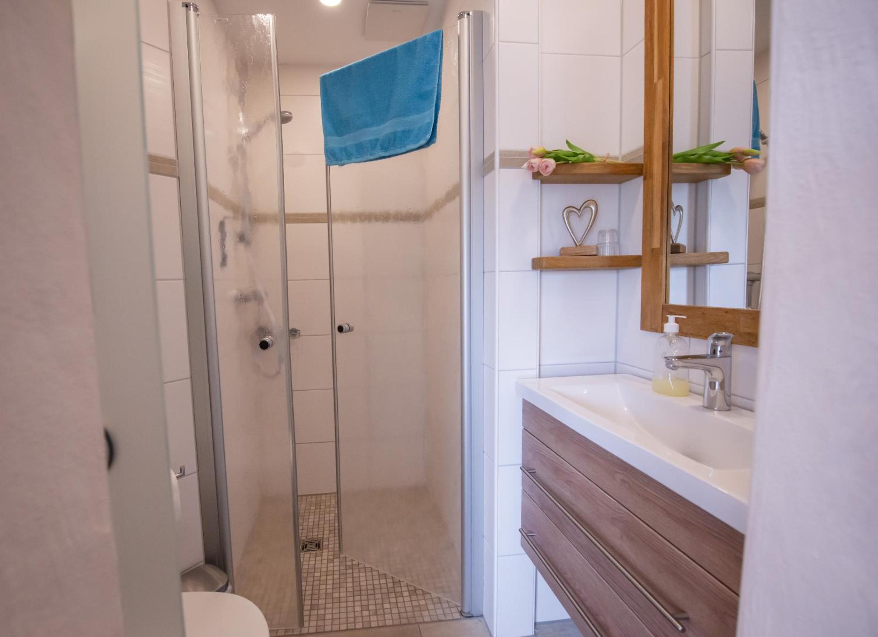 Single Room with Private Bathroom photo 2