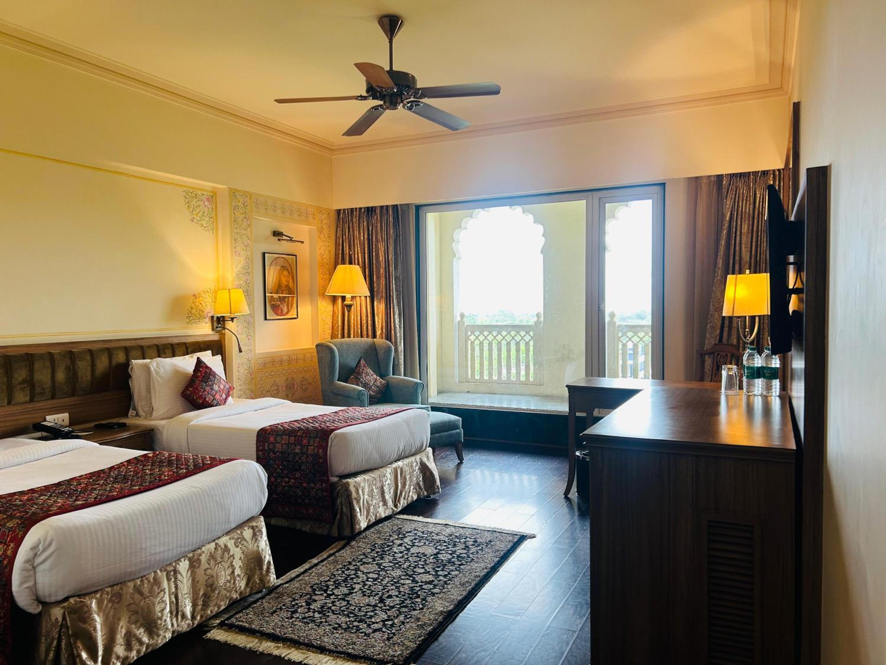 Standard Twin Room: 15% off on Two-way Airport Transfer, 10% off on Food & Beverage services, 10% Discount On Laundry service