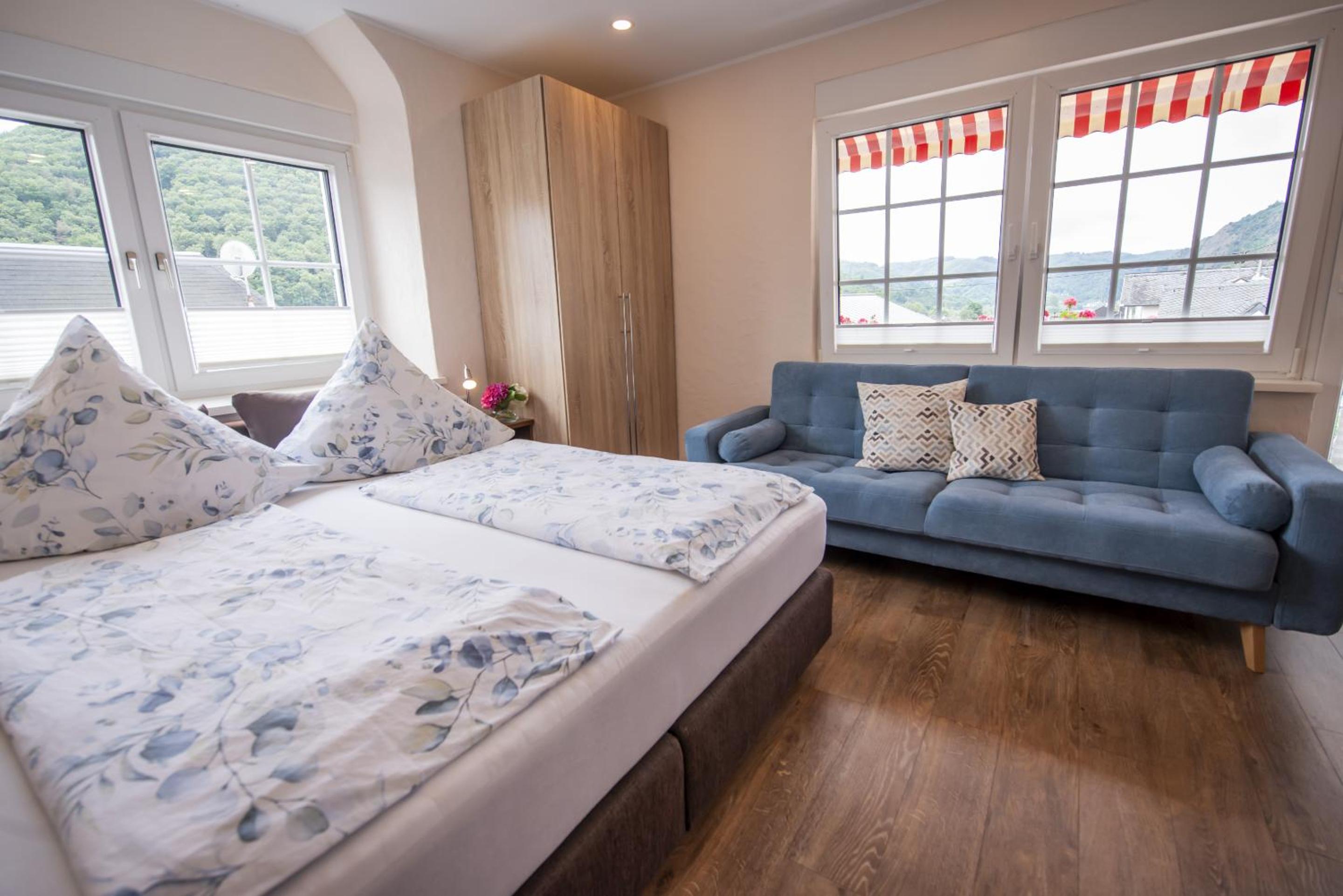 Double Room with Private Bathroom photo 2