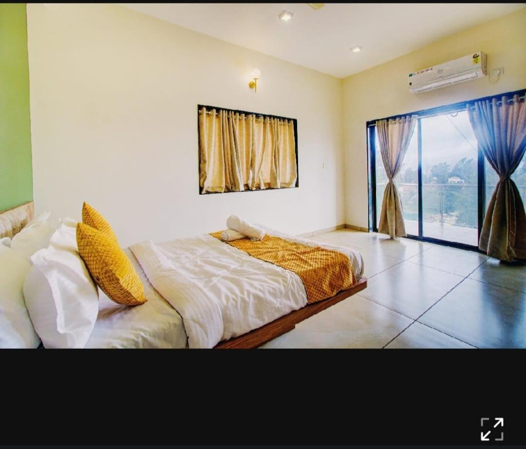Villa photo 3