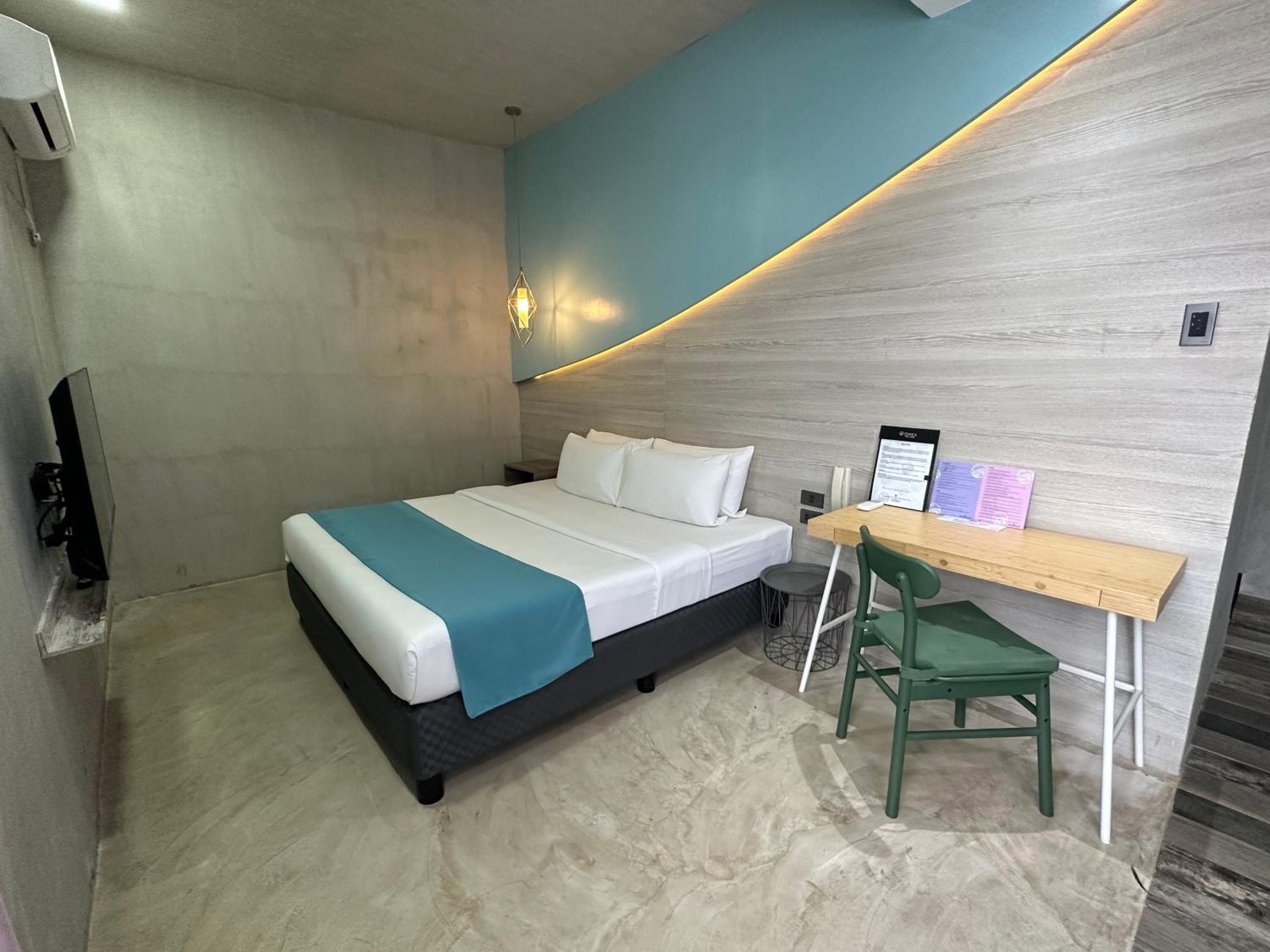 King Suite with Ocean View - Photo 13