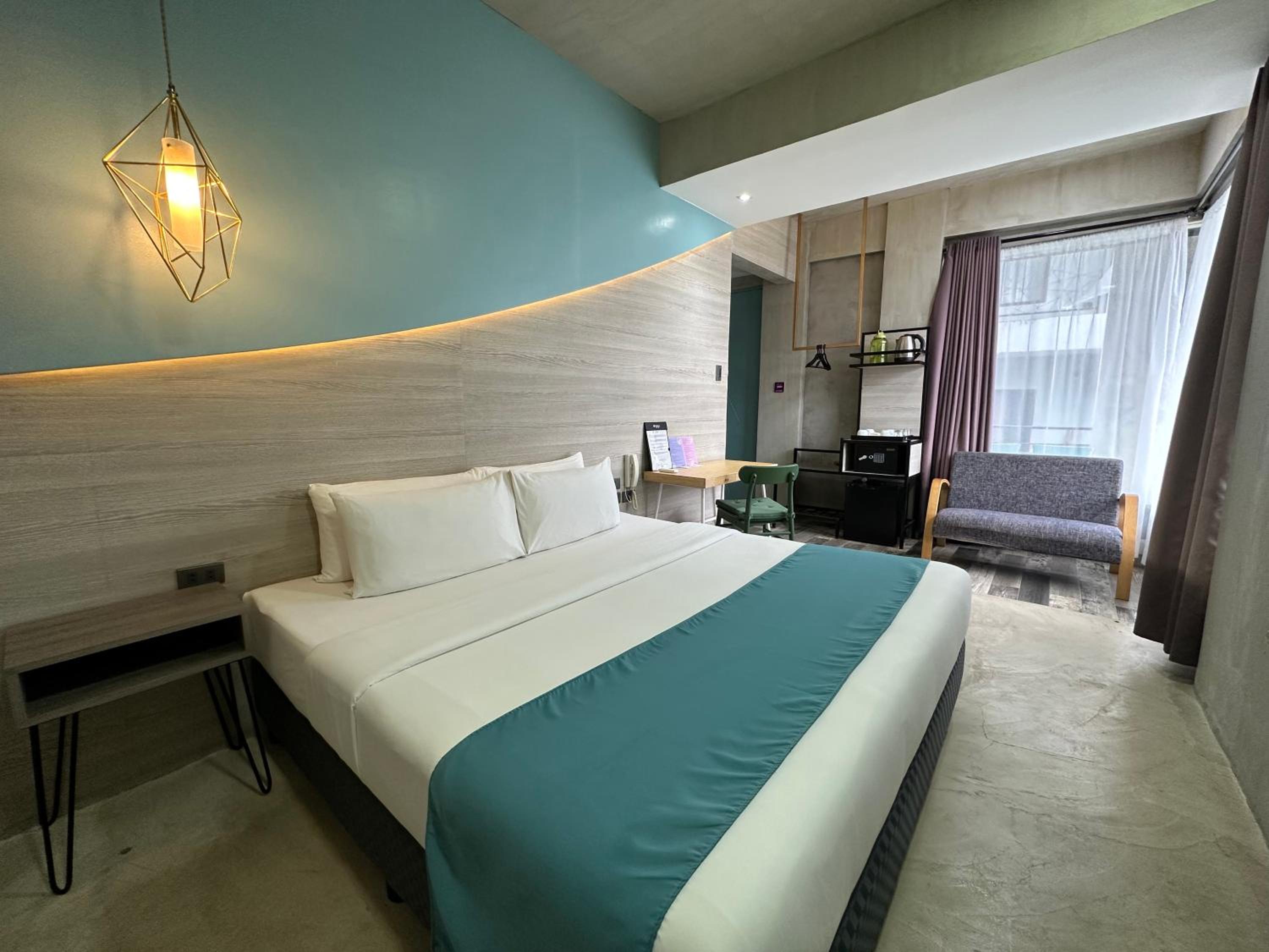 King Suite with Ocean View - Photo 11