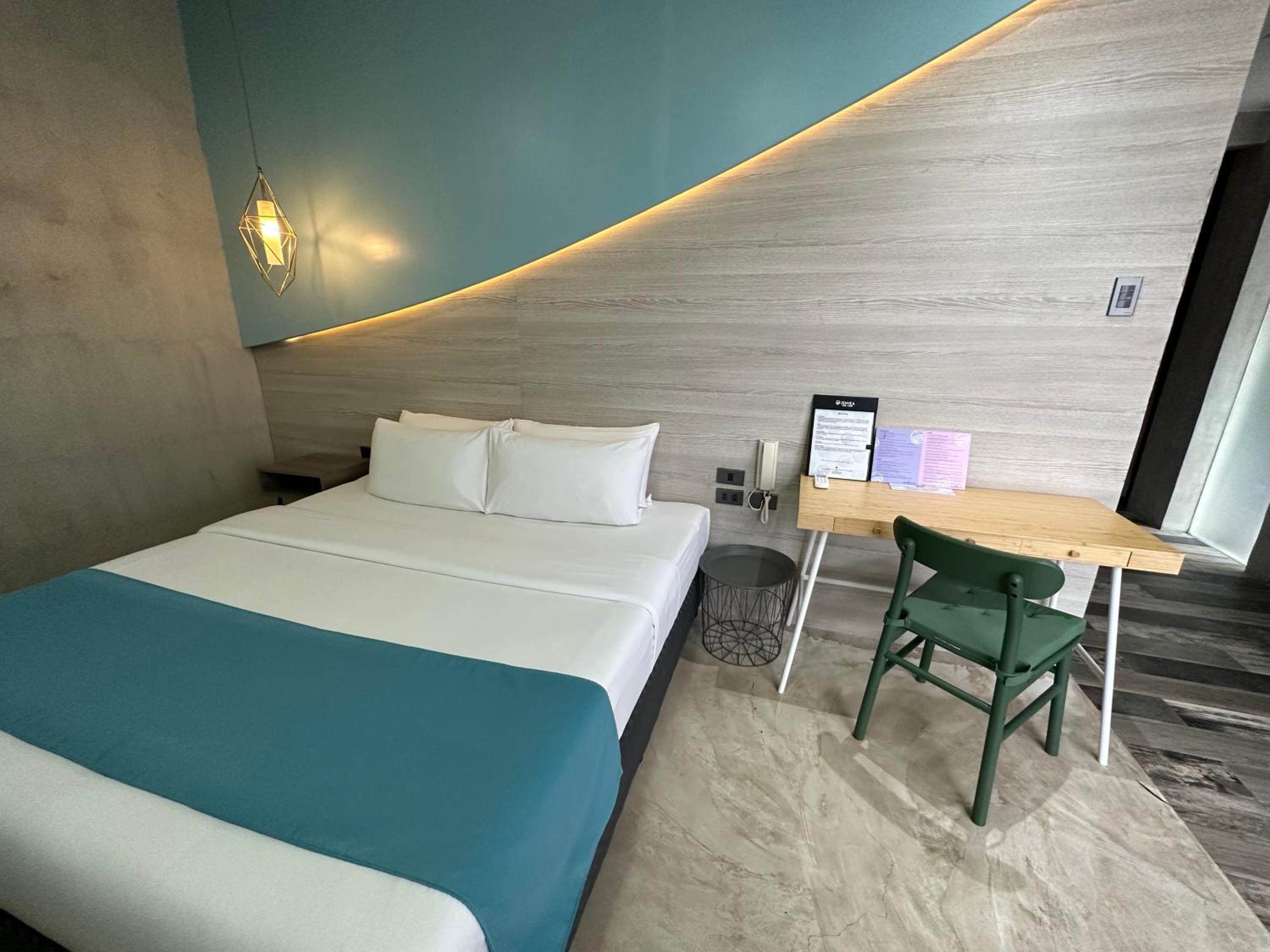 King Suite with Ocean View - Photo 1