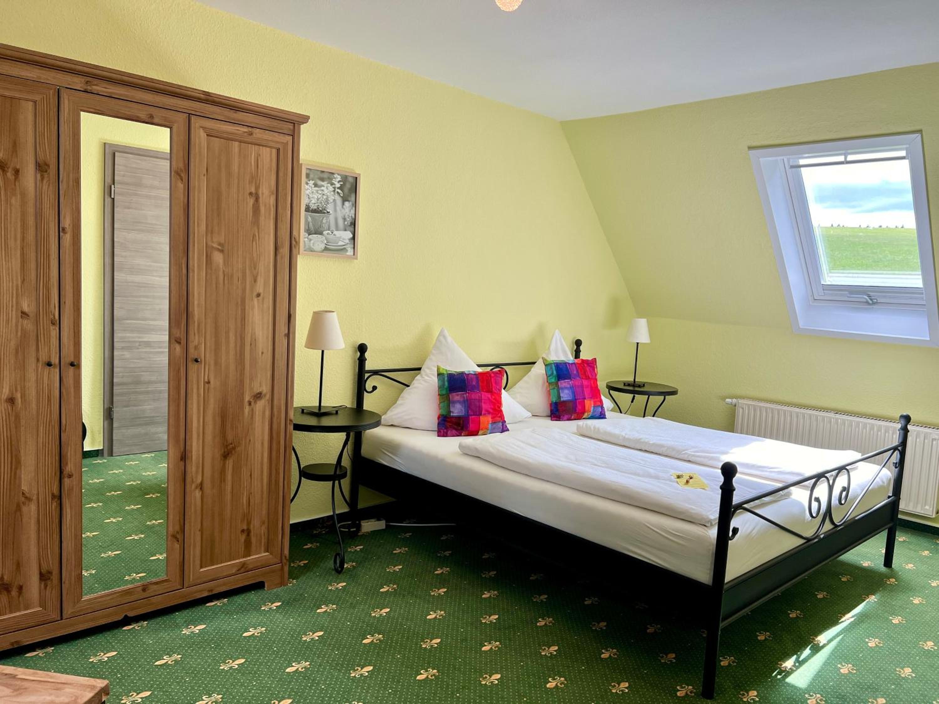 Double Room with Garden View - Photo 2