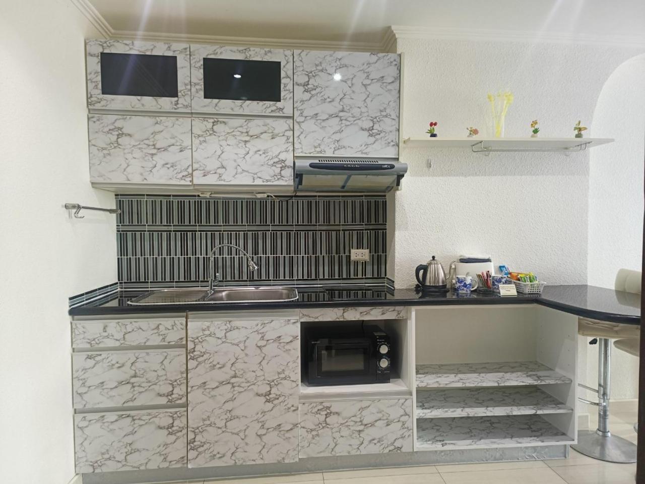 Standard Studio - Photo 26