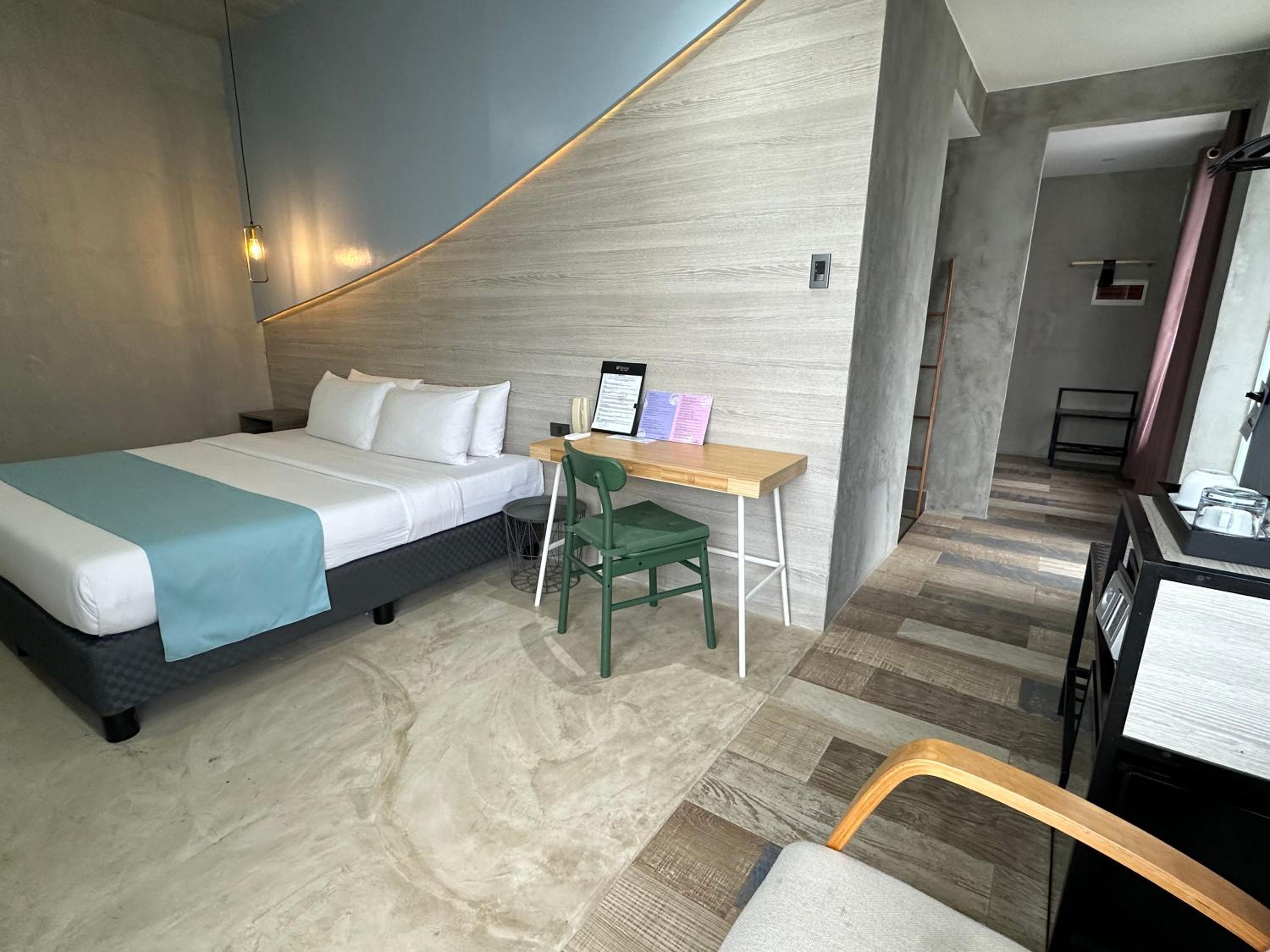 Family Suite - Photo 16