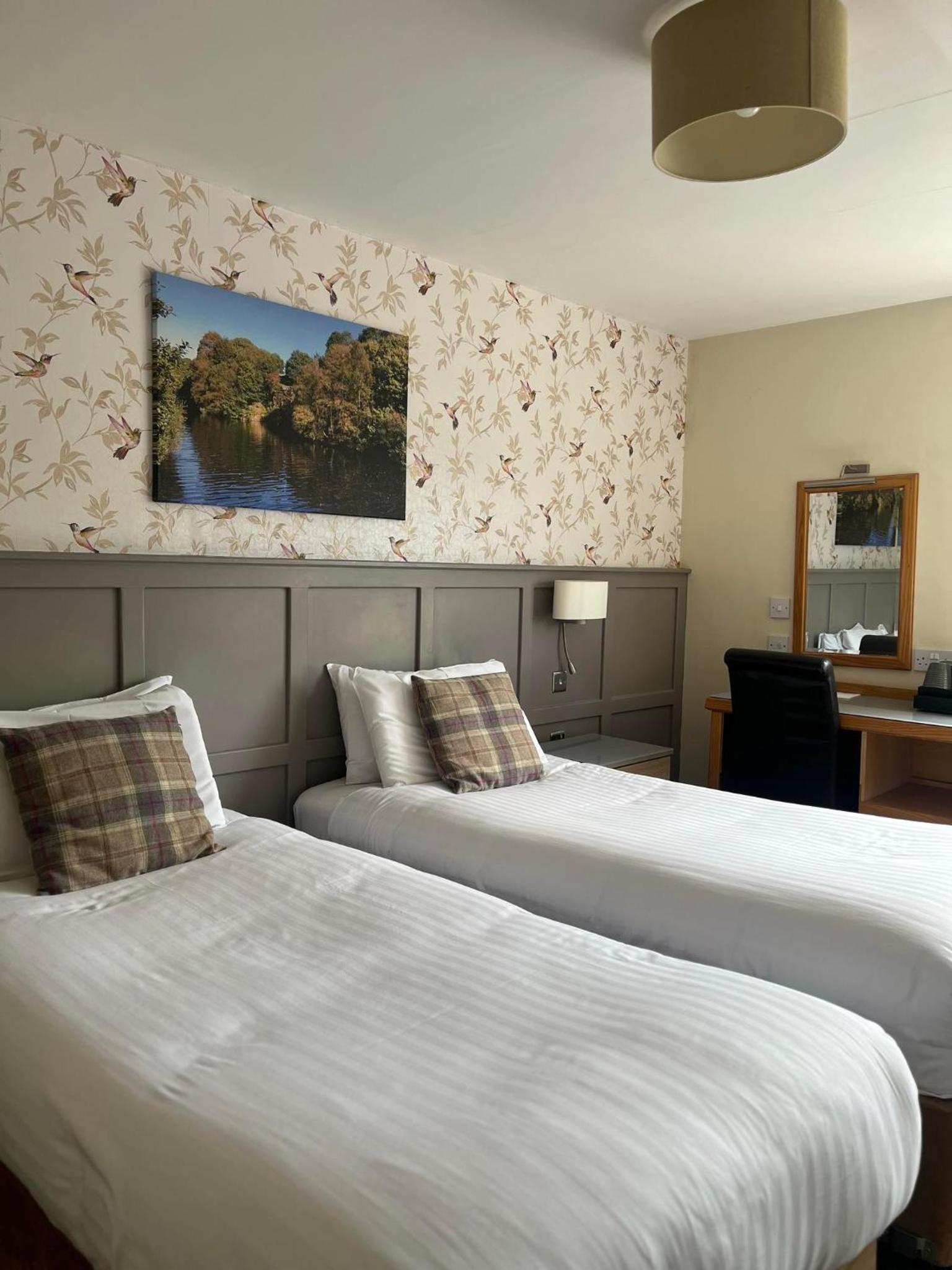 Classic Twin Room - Photo 2