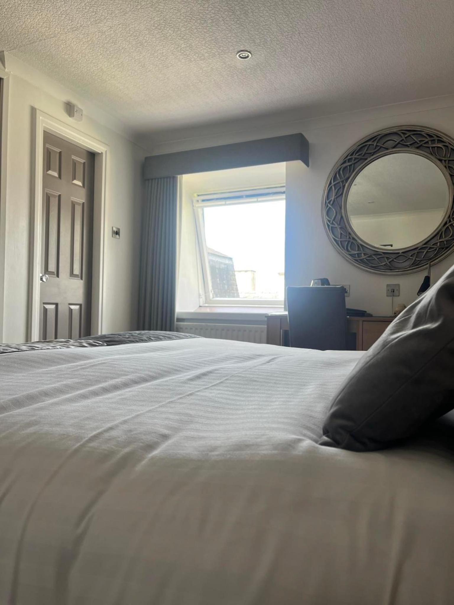 Classic Double or Twin Room - Photo 5