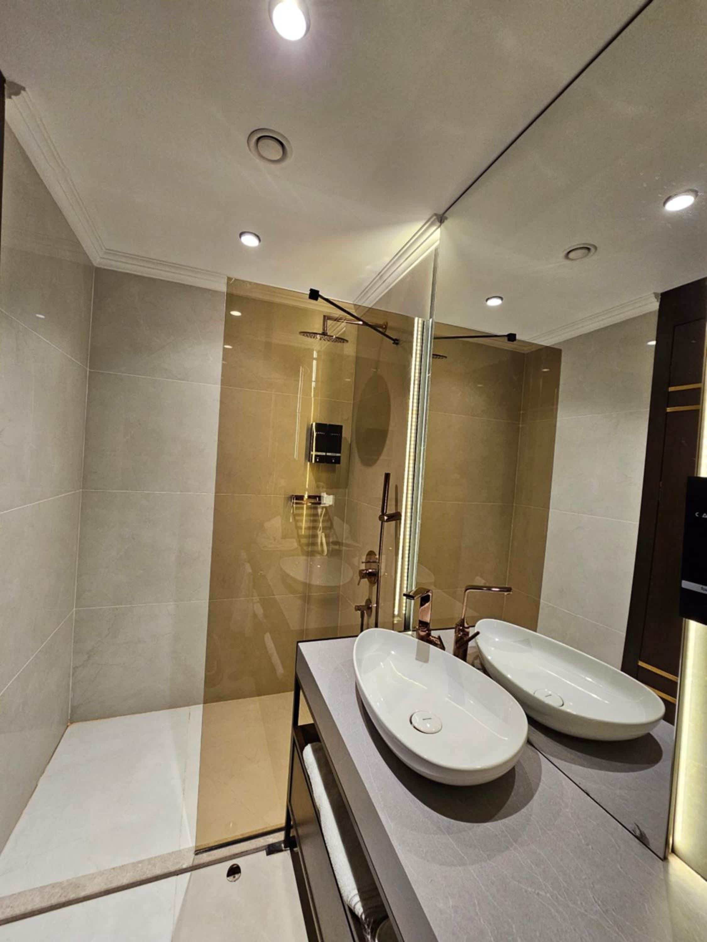 Standard Double Room - Photo 5