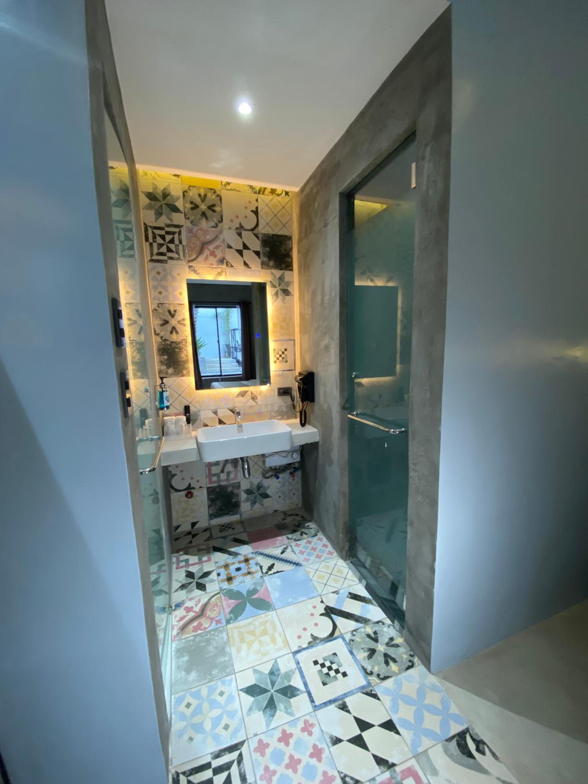 King Suite - Photo 6