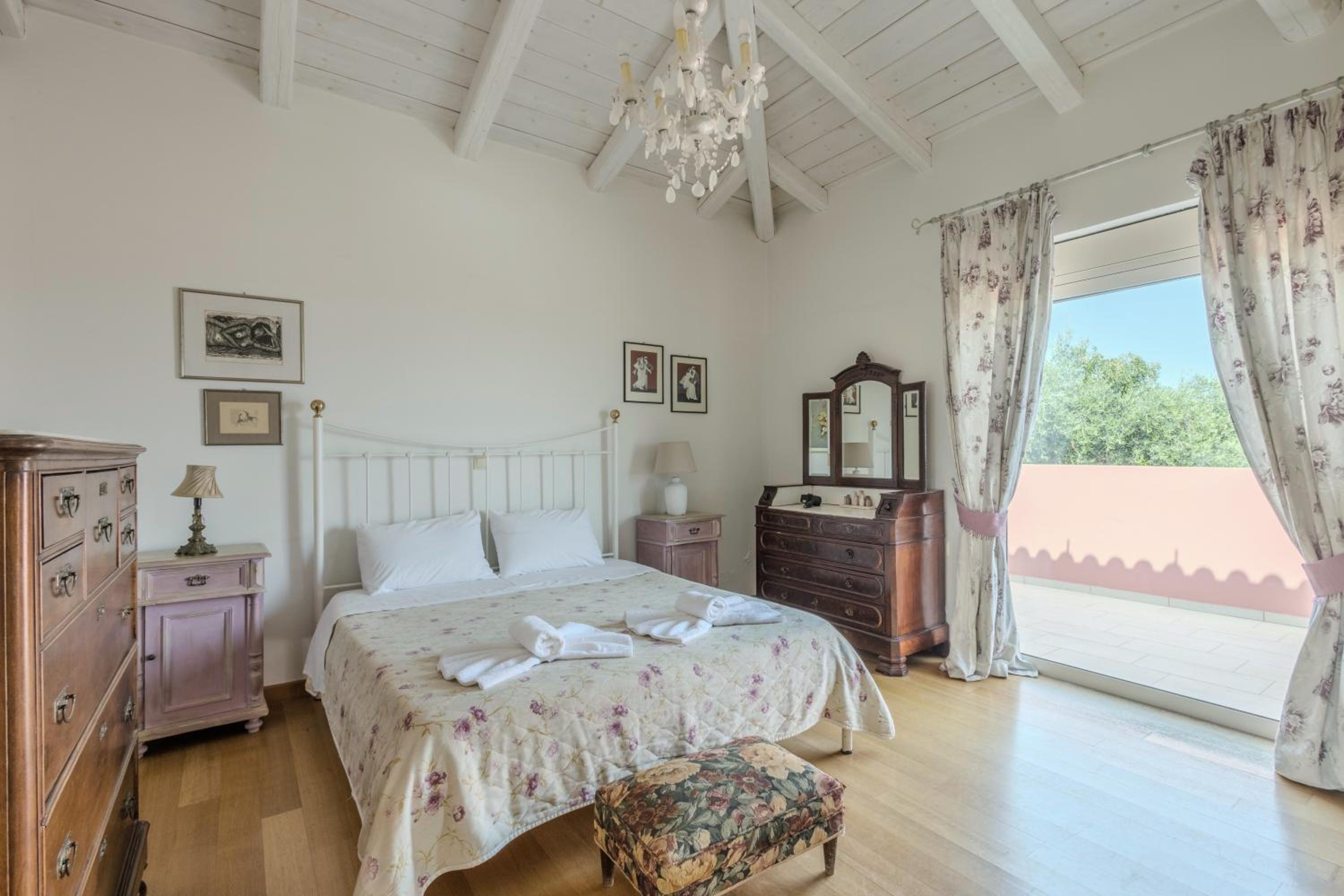 Deluxe Villa photo 3