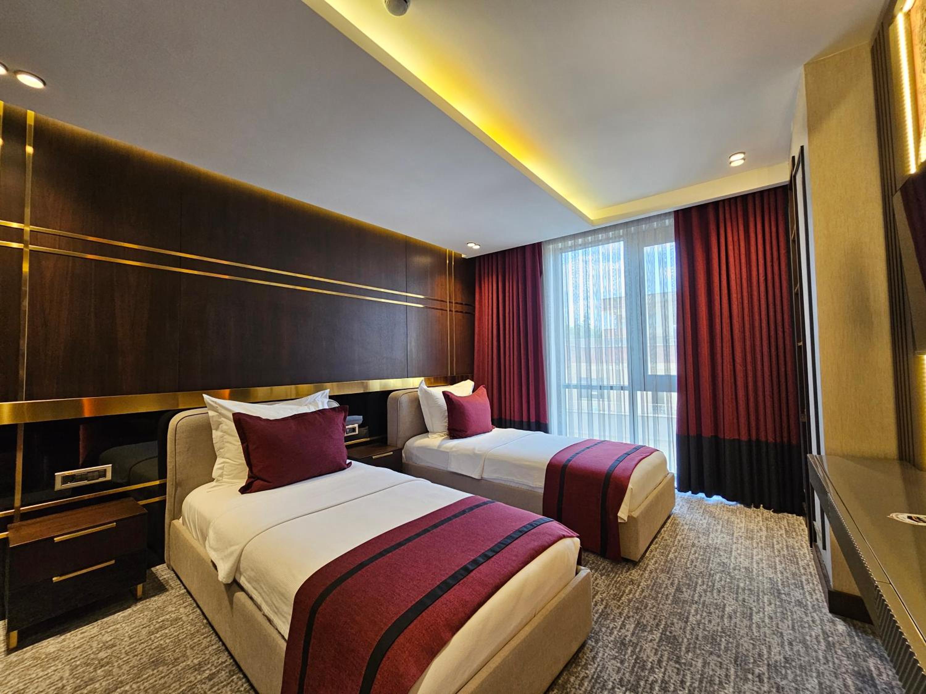 Standard Twin Room - Photo 3