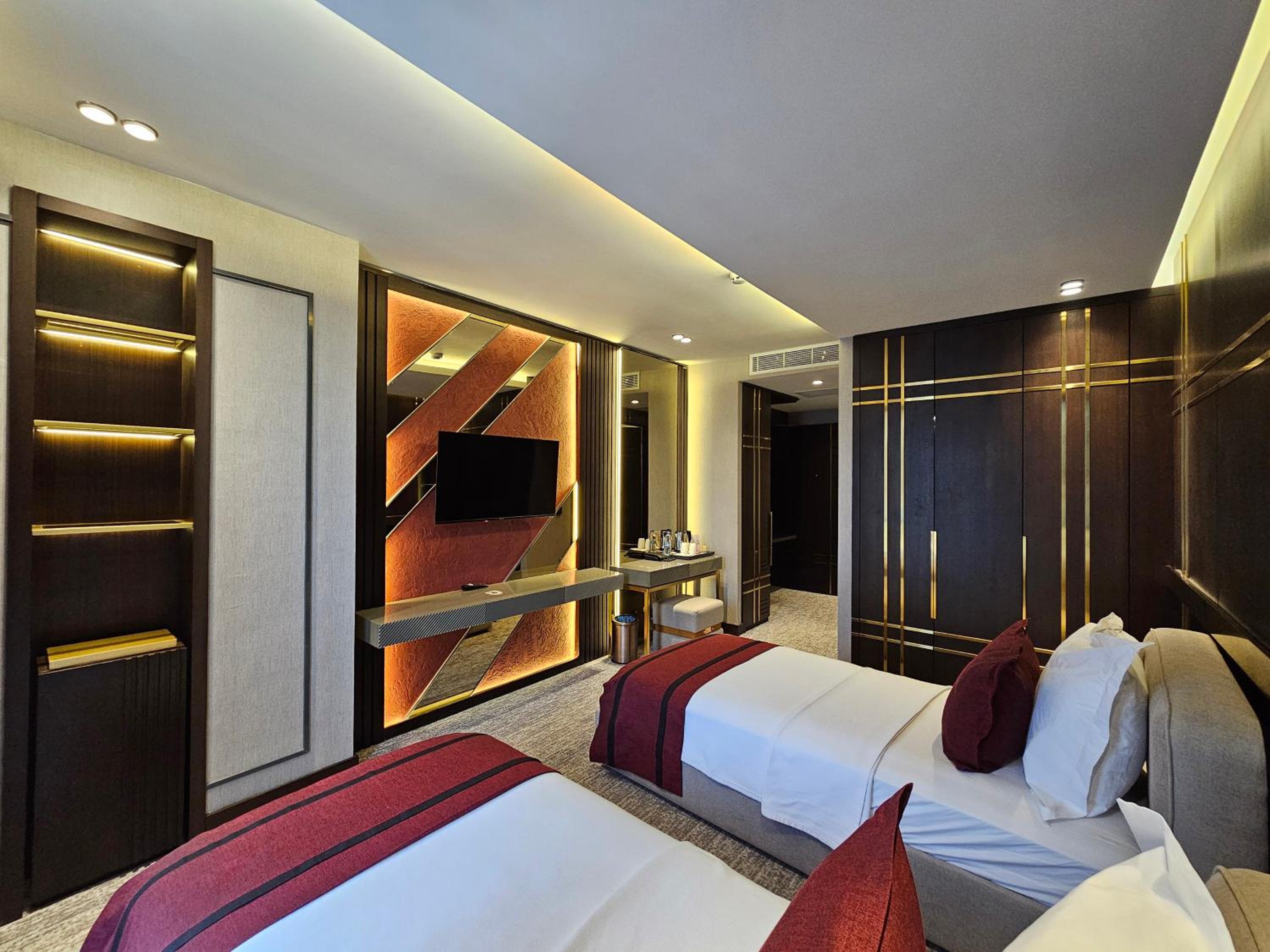 Standard Twin Room - Photo 2