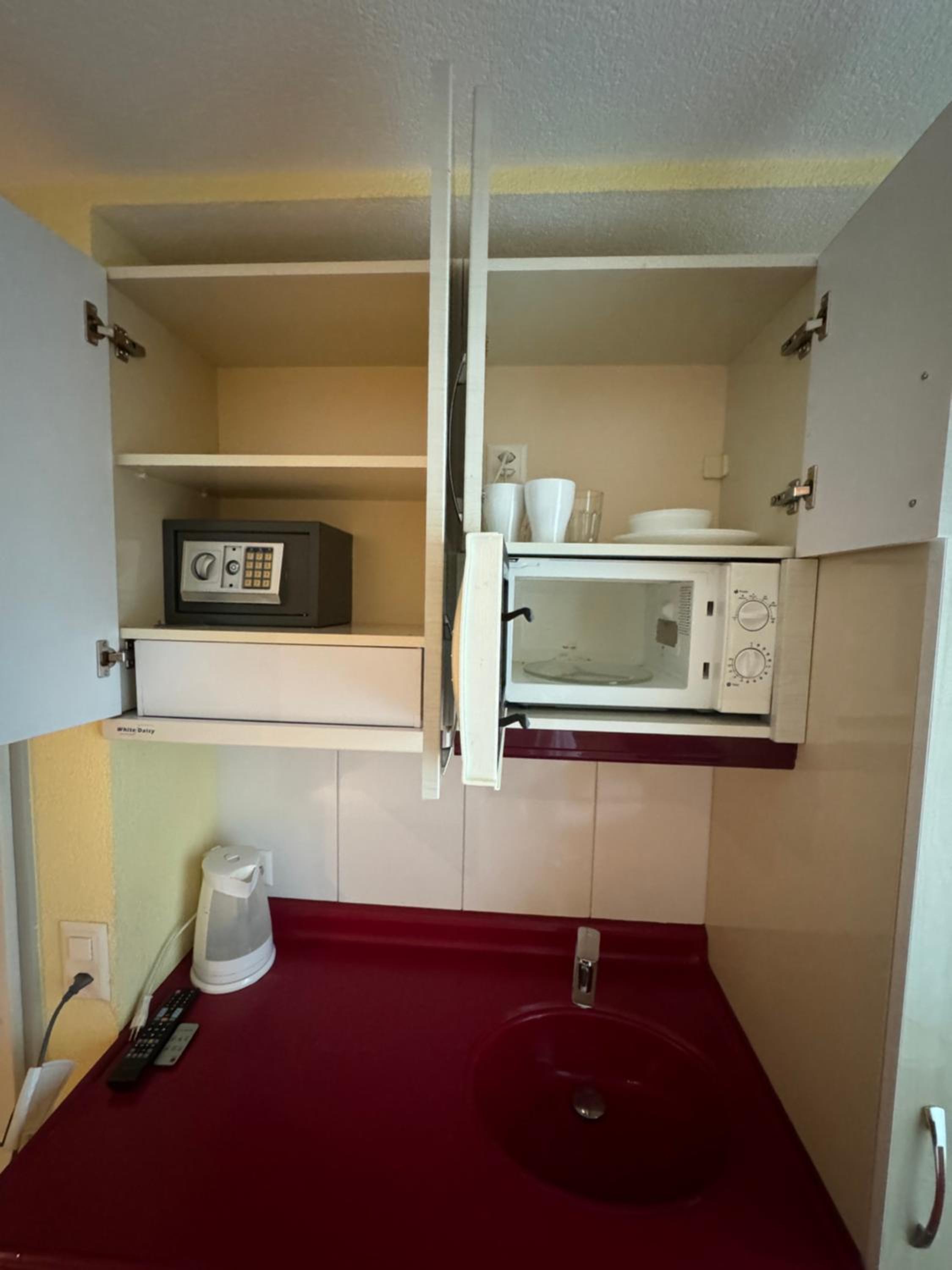 Quadruple Room with Private Bathroom photo 3