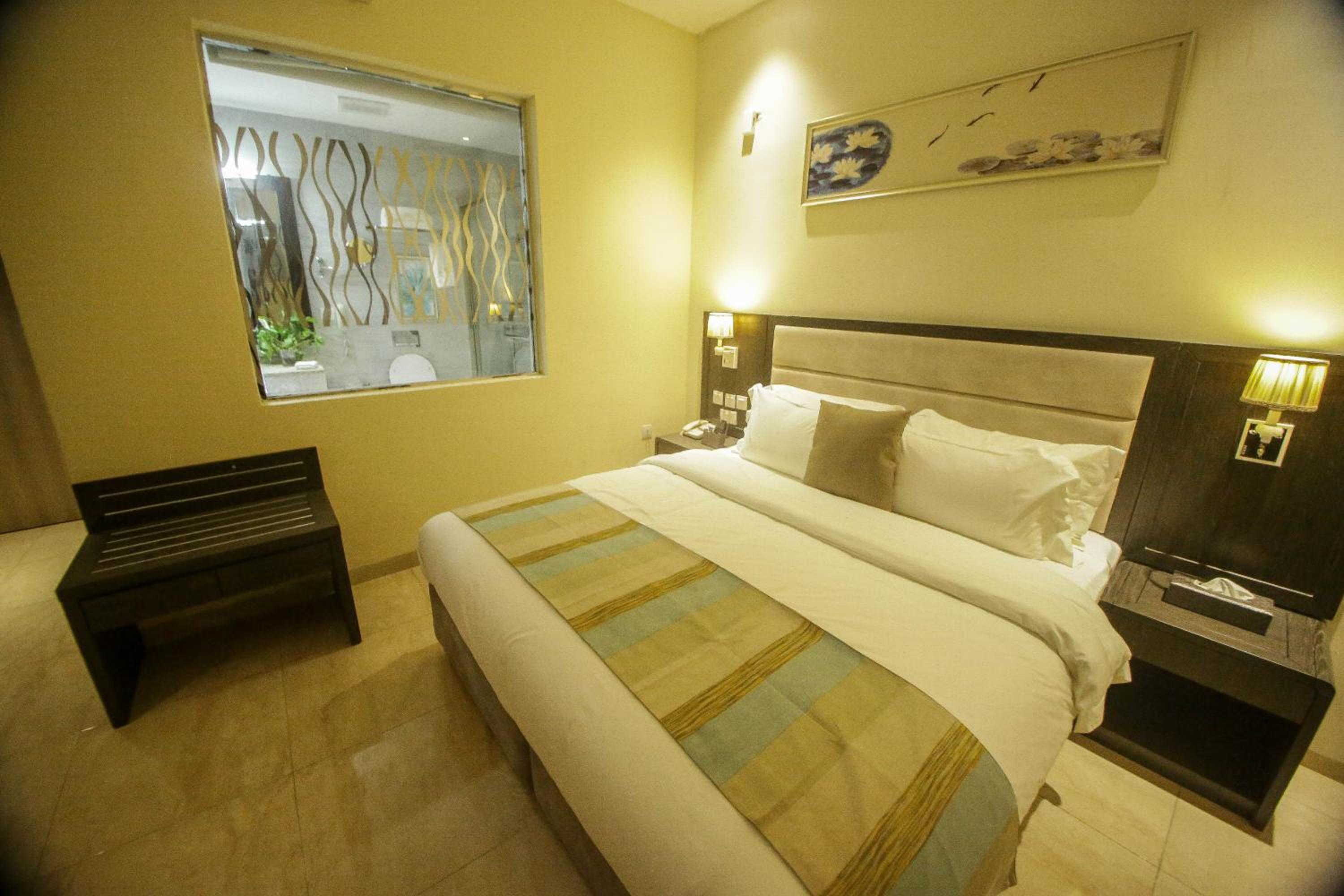 Deluxe Suite