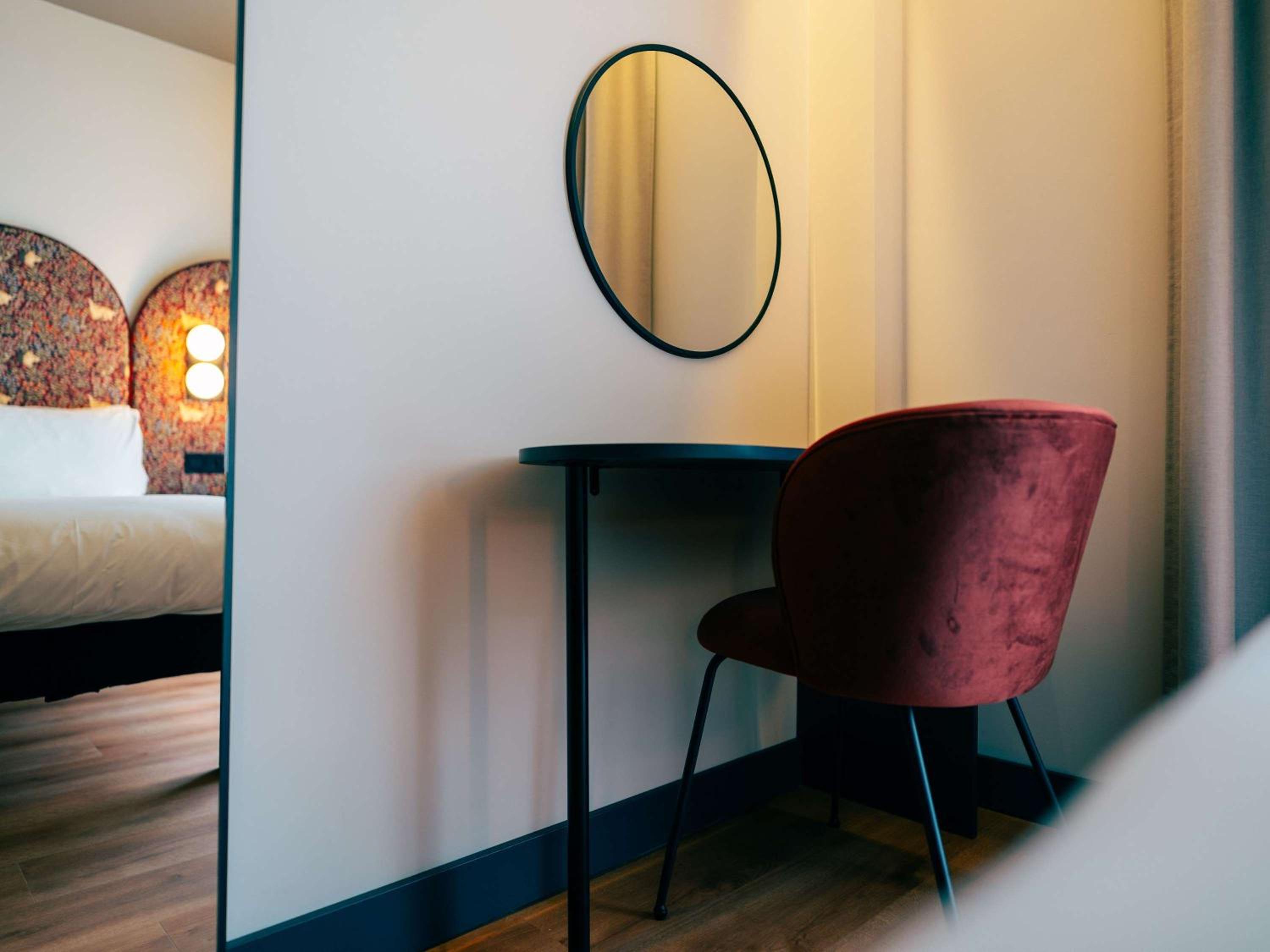 Standard room with 2 single beds