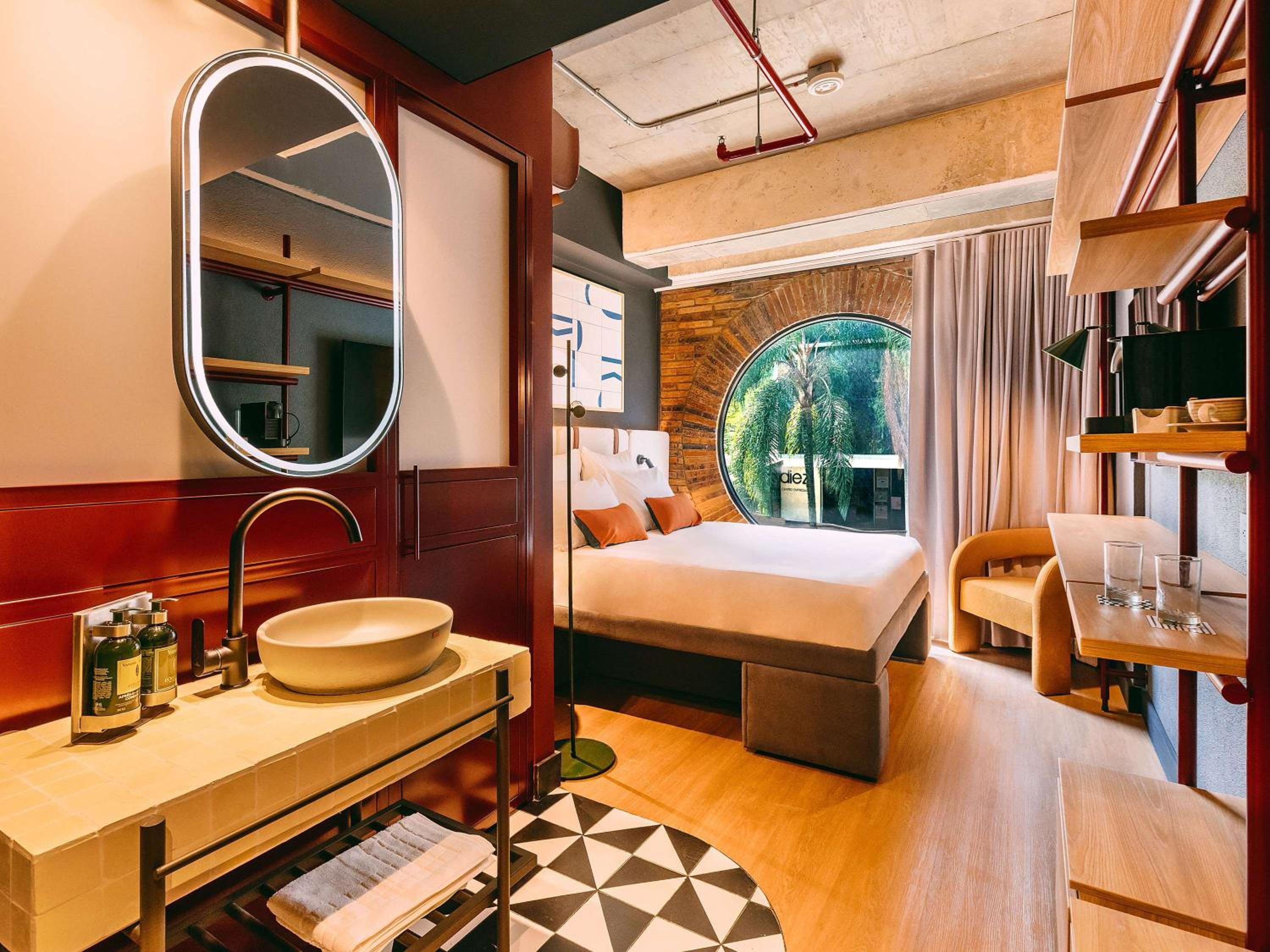 Xs Room, Tribe Essential - Photo 3