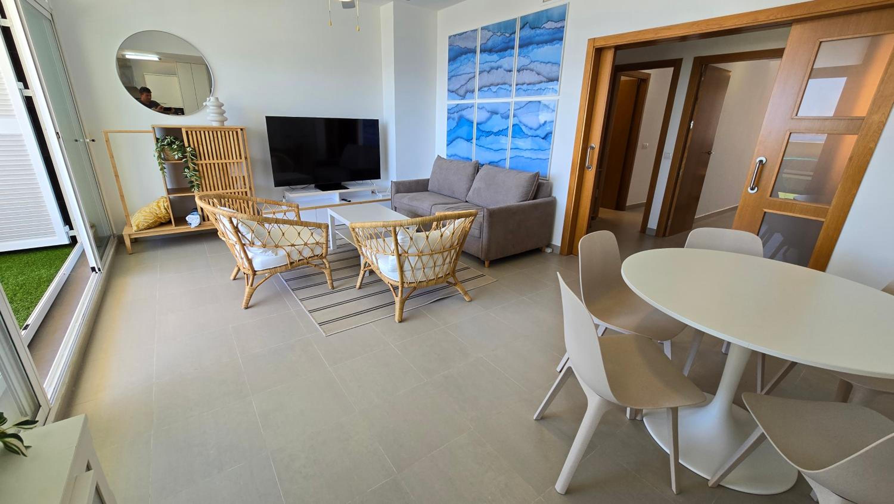 Apartamento de dos habitaciones con vista al mar
