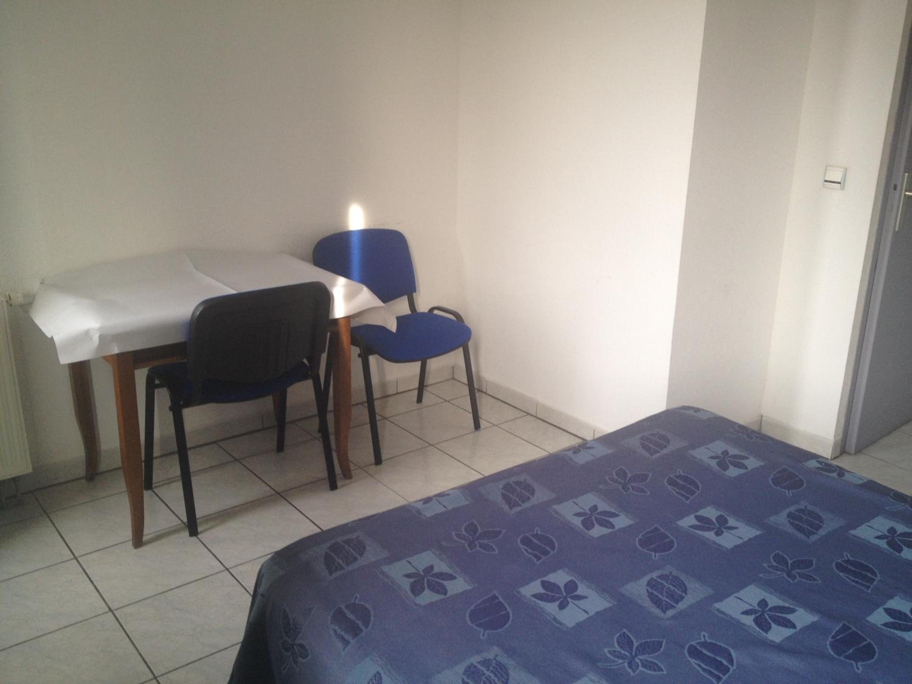 Double Room - Photo 8