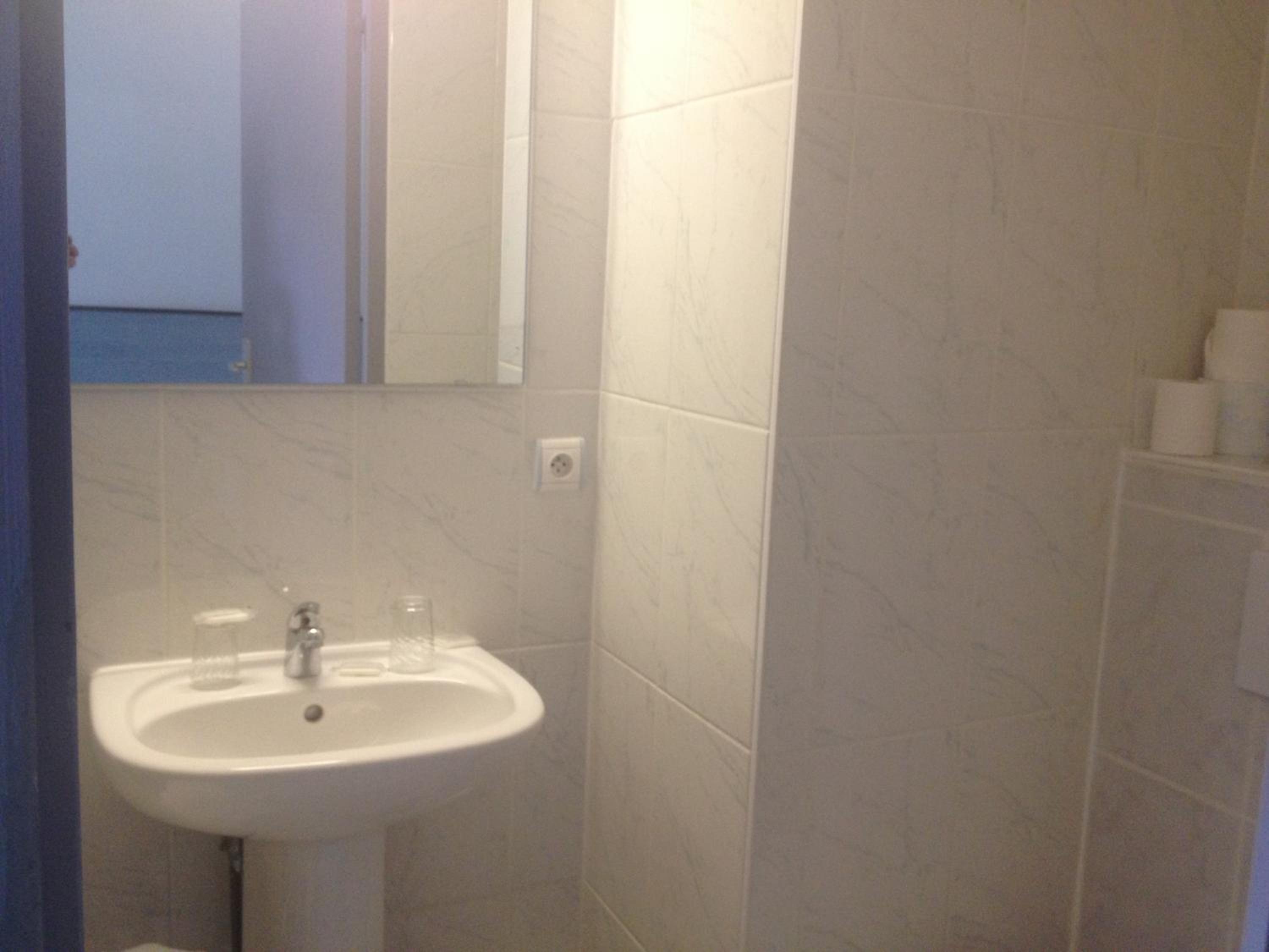 Double Room - Photo 13