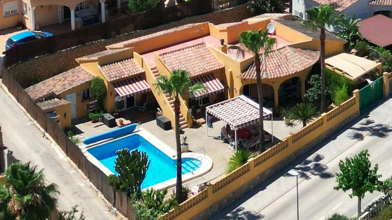 Three-Bedroom Villa photo 2