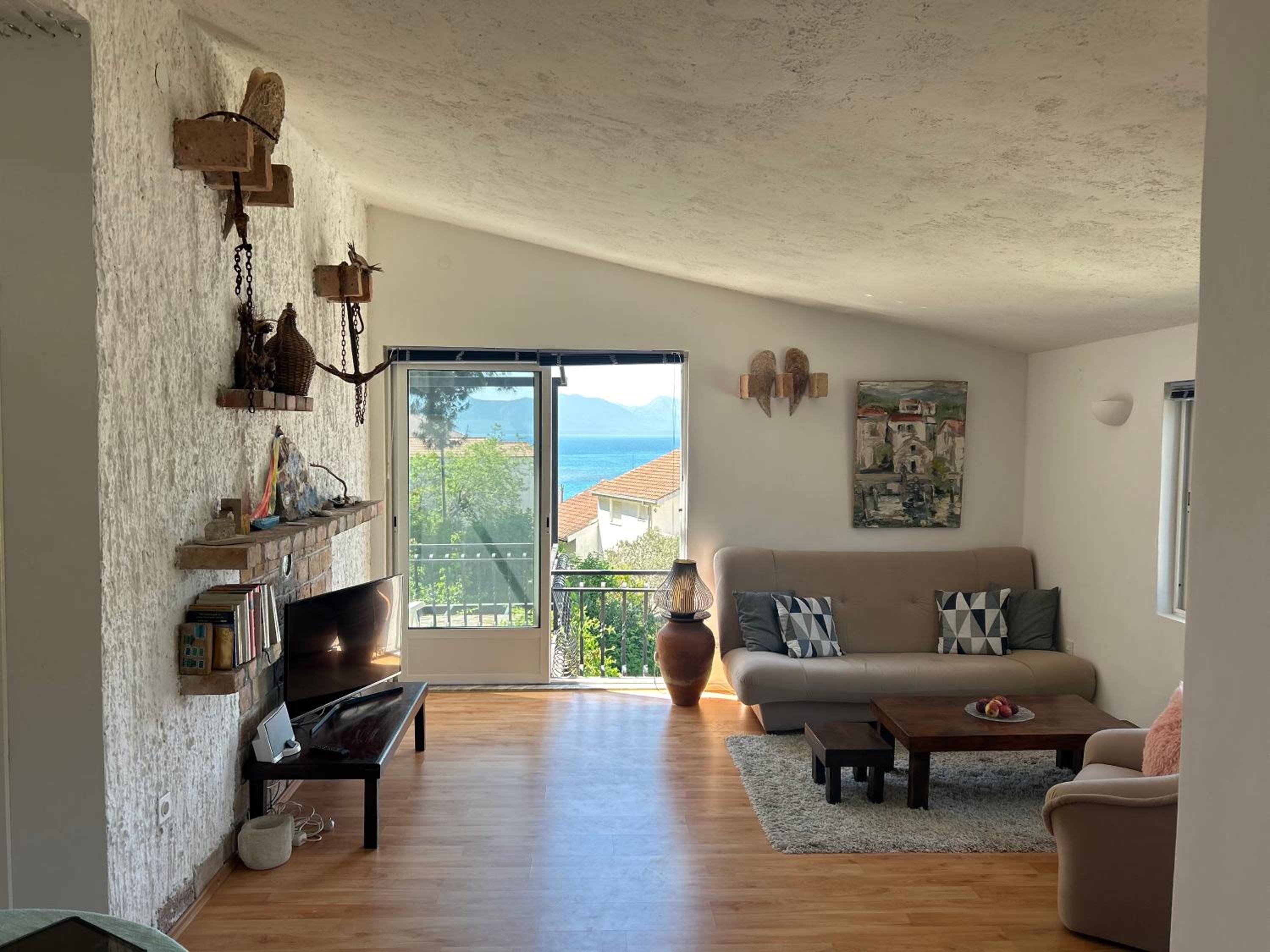 Two-Bedroom Apartment with Balcony and Sea View photo 1
