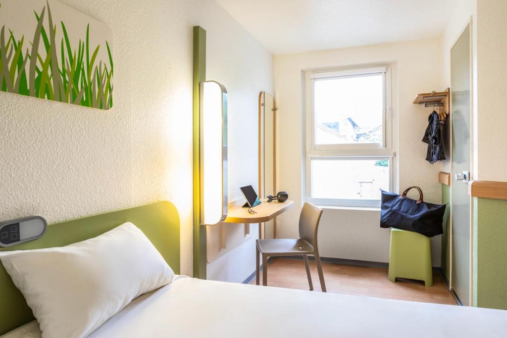 Standard Double Room - Photo 2