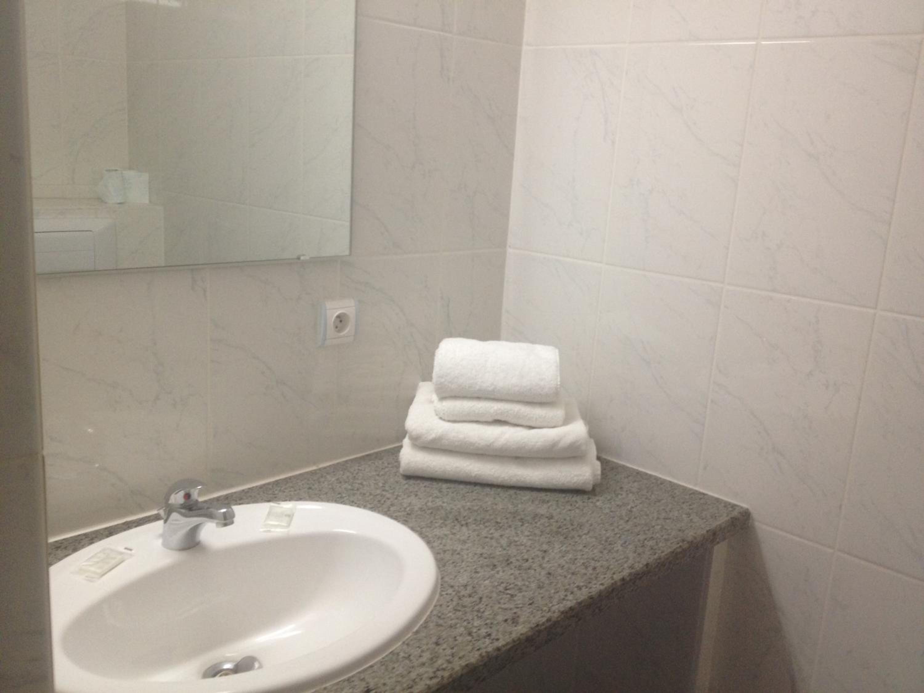 Double Room - Photo 12