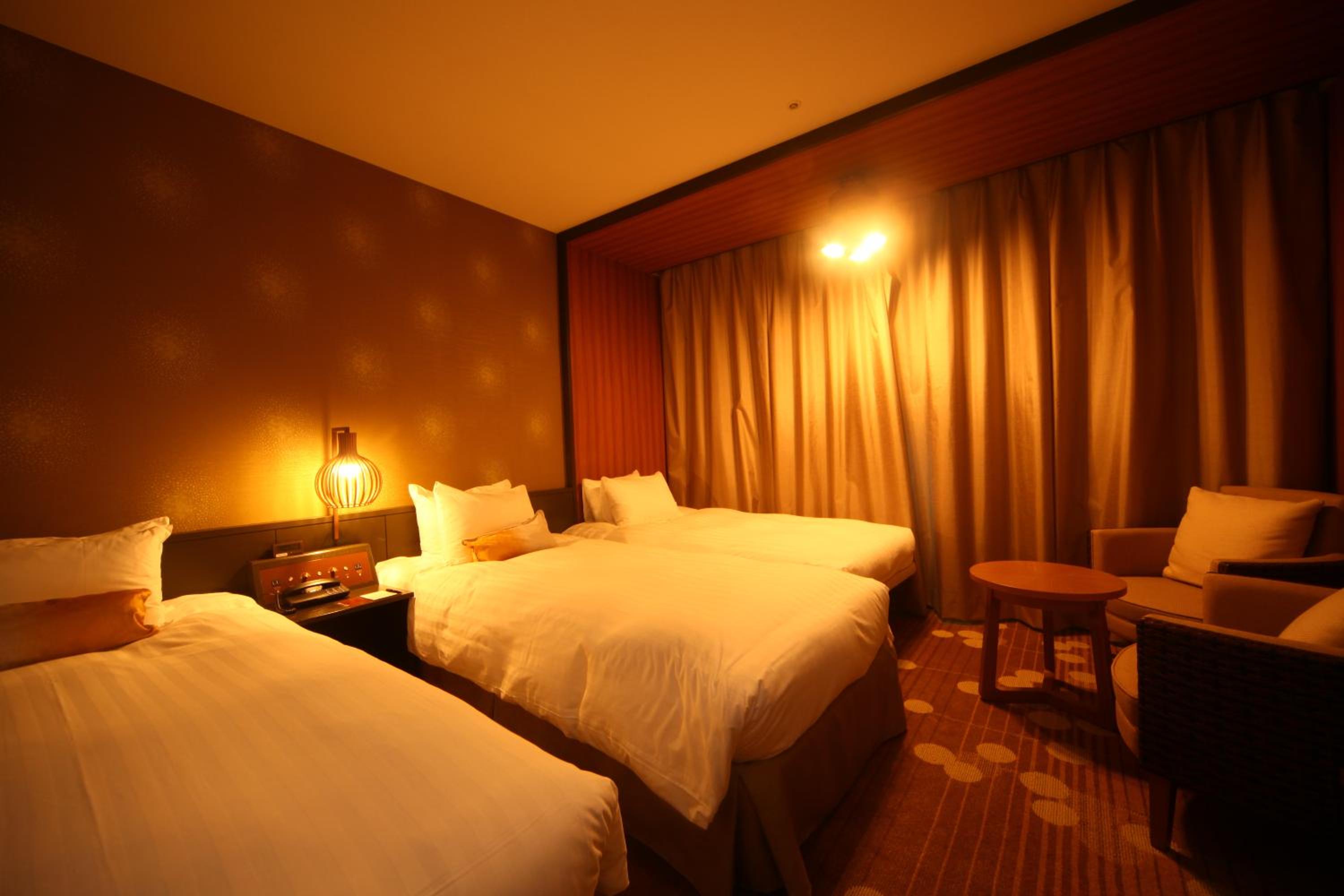 Standard Twin Room with Extra Bed - Non-Smoking - Photo 4